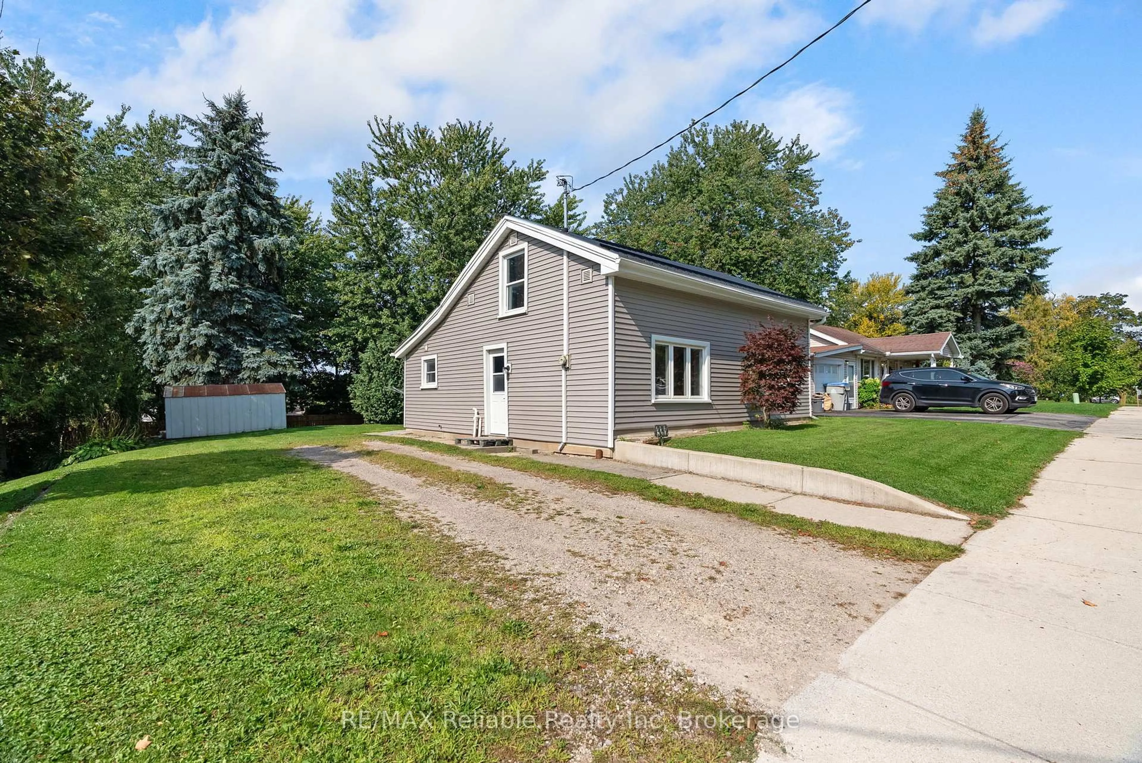 Unknown for 332 James St, Central Huron Ontario N0M 1L0