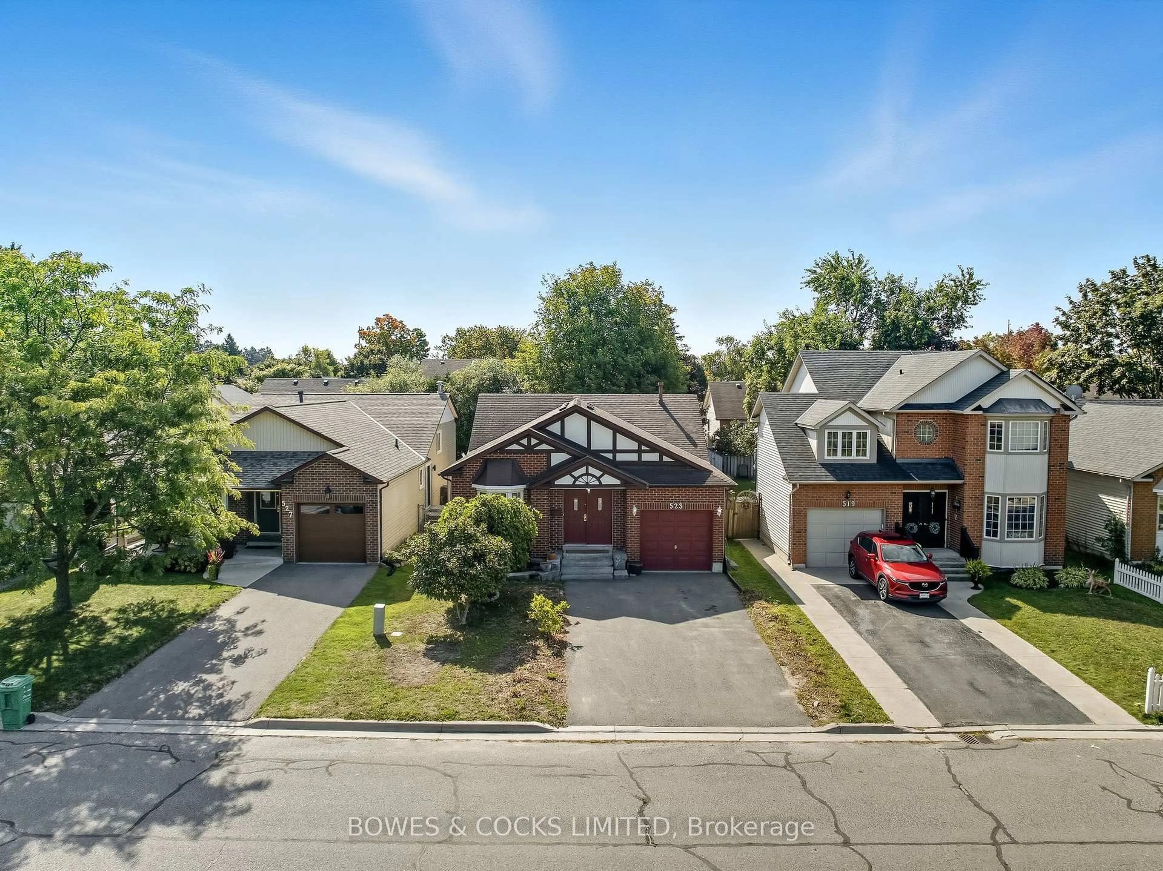 A pic from outside/outdoor area/front of a property/back of a property/a pic from drone, street for 523 Laurie Ave, Peterborough Ontario K9L 1X8