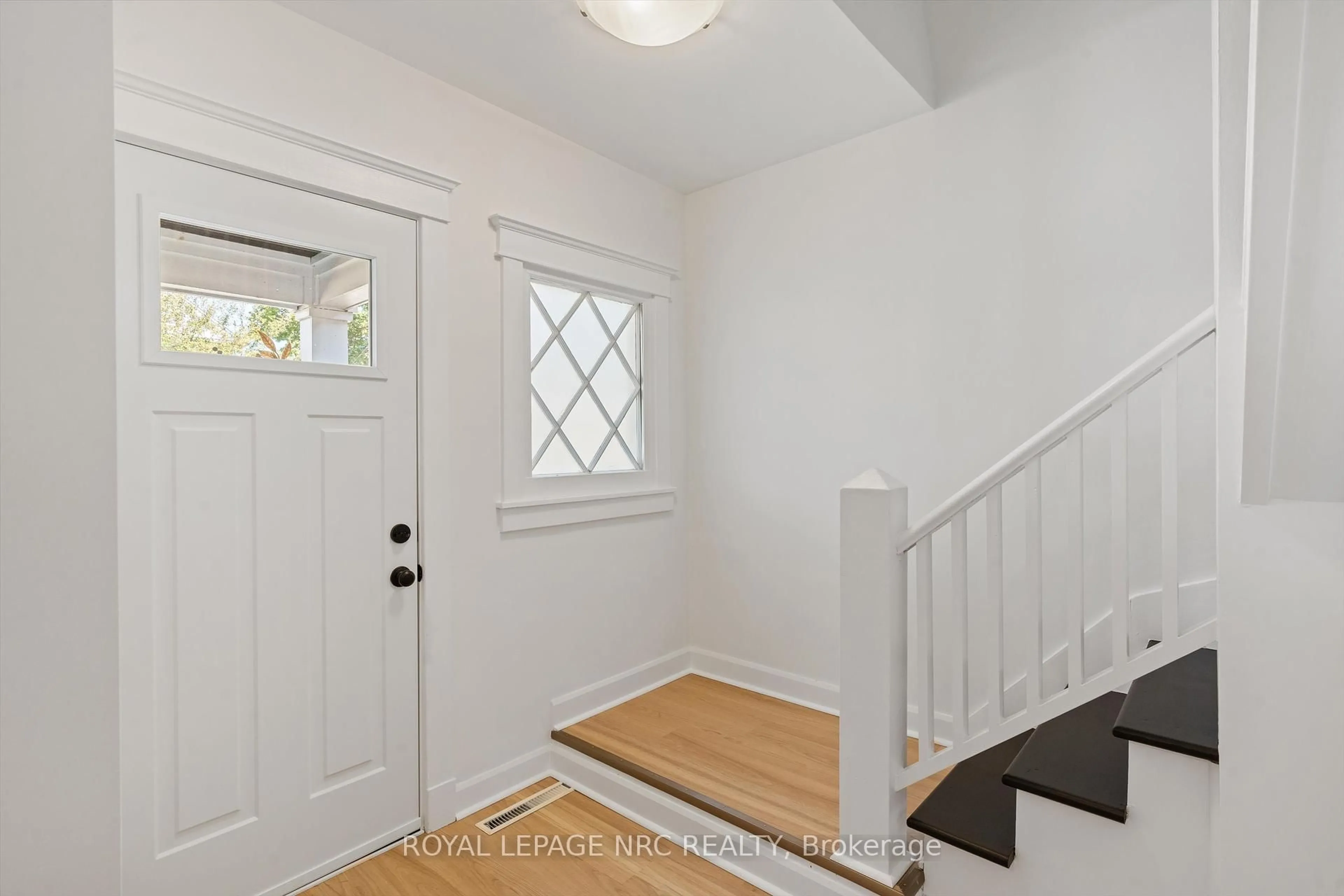 Indoor entryway for 38 Louisa St, St. Catharines Ontario L2R 2J6