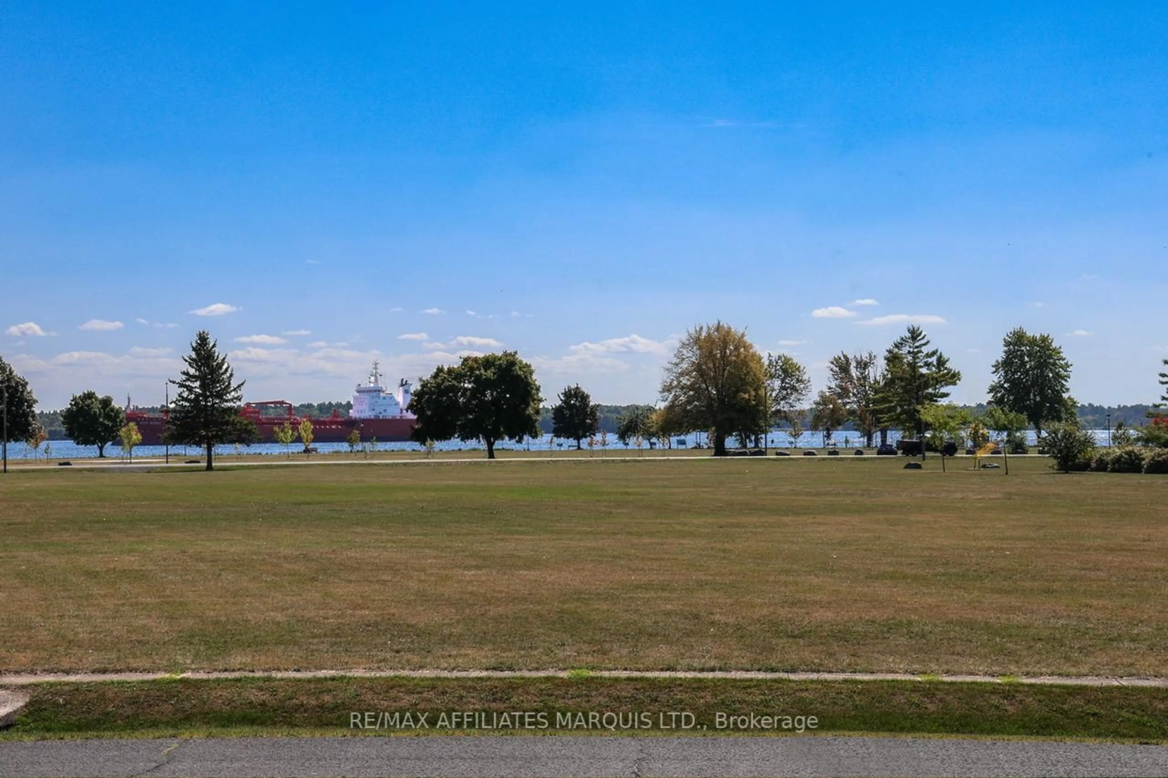 Blurry image for 48 Park Ave, South Dundas Ontario K0C 1X0