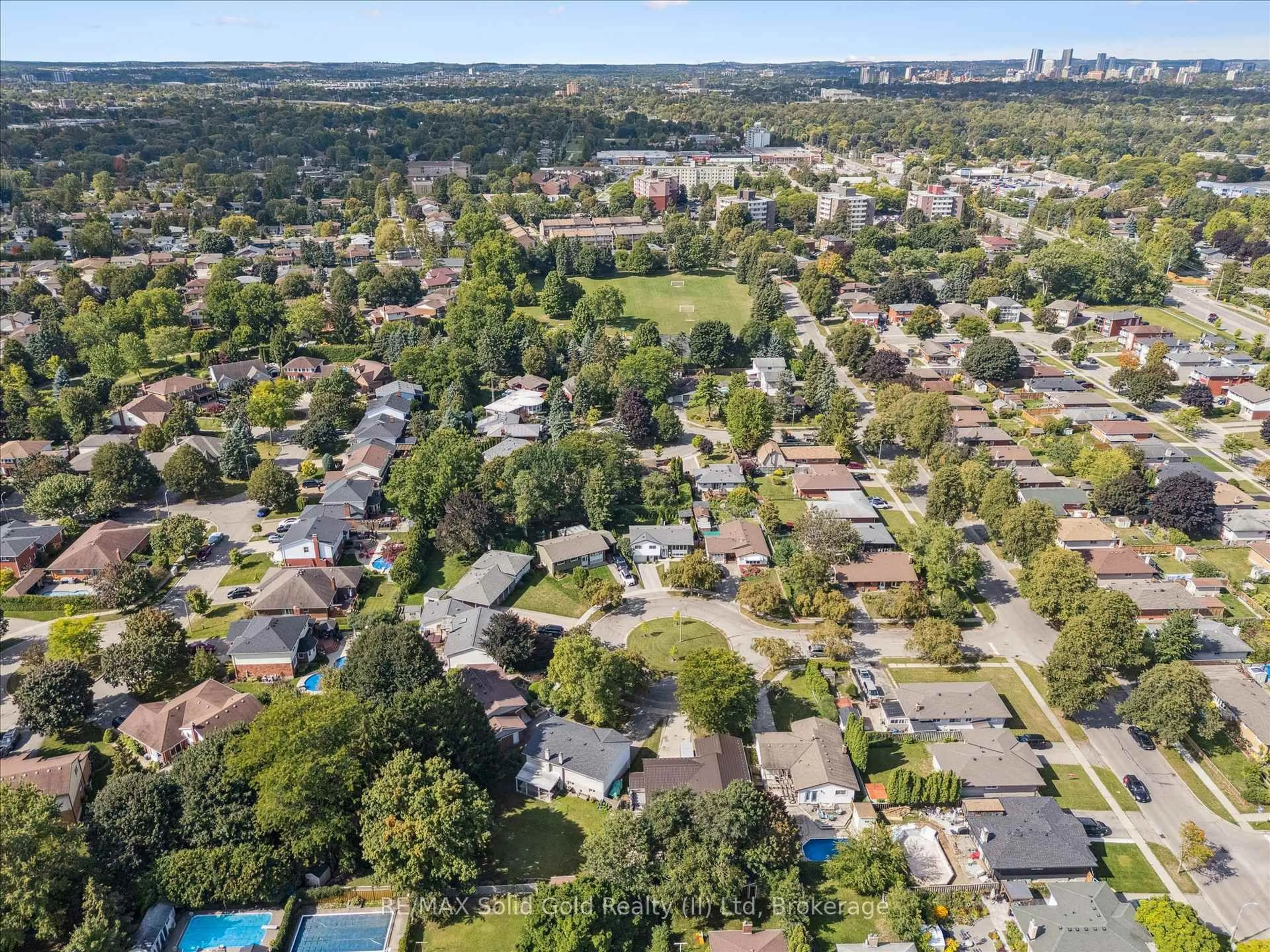A pic from outside/outdoor area/front of a property/back of a property/a pic from drone, street for 32 Lambert Pl, Kitchener Ontario N2A 1N1