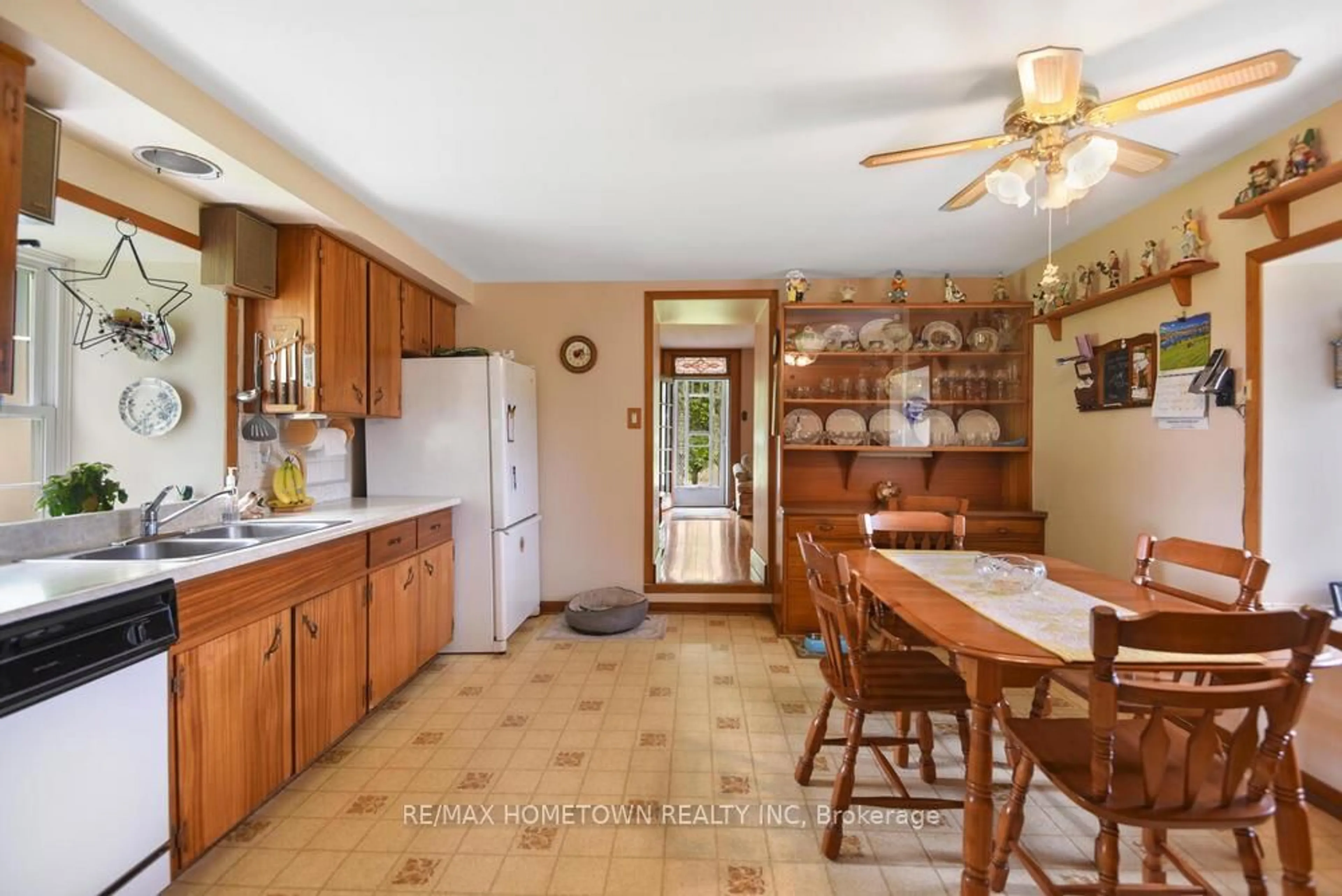 Standard kitchen, ceramic/tile floor for 7460 County Road 28 Rd, Elizabethtown-Kitley Ontario K0E 1A0