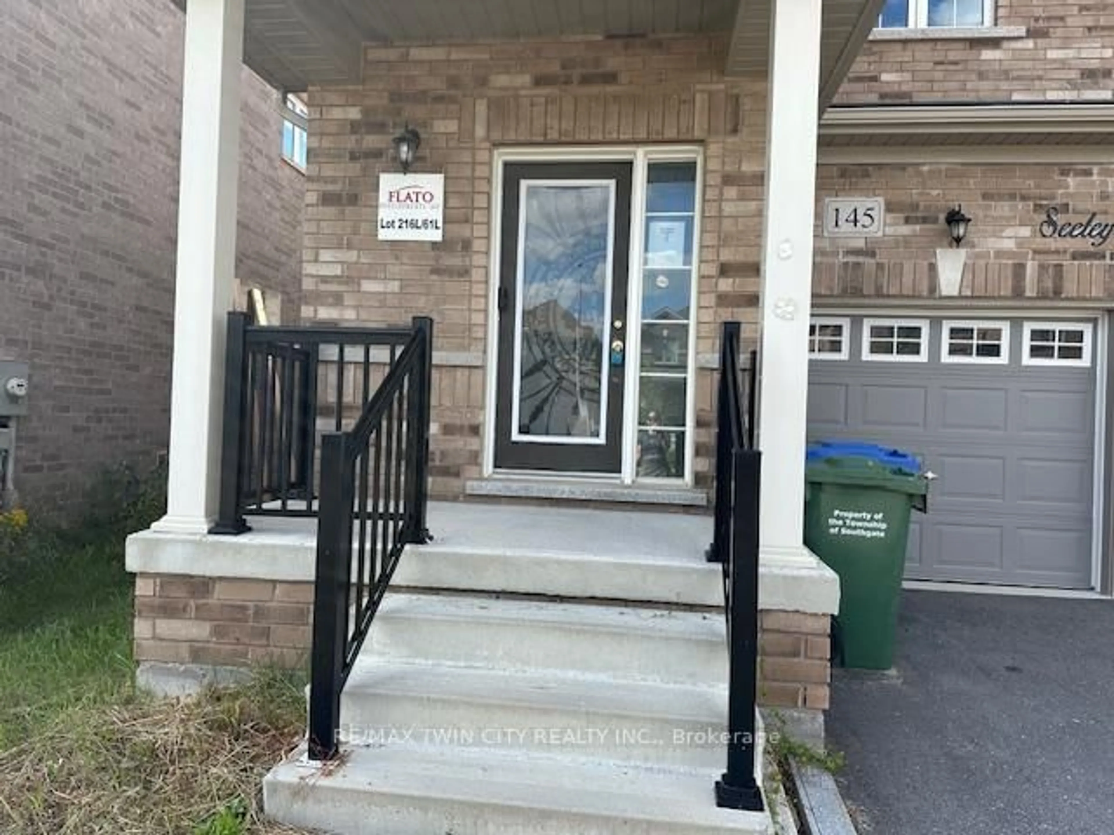 Indoor entryway for 145 Seeley Ave, Southgate Ontario N0C 1B0