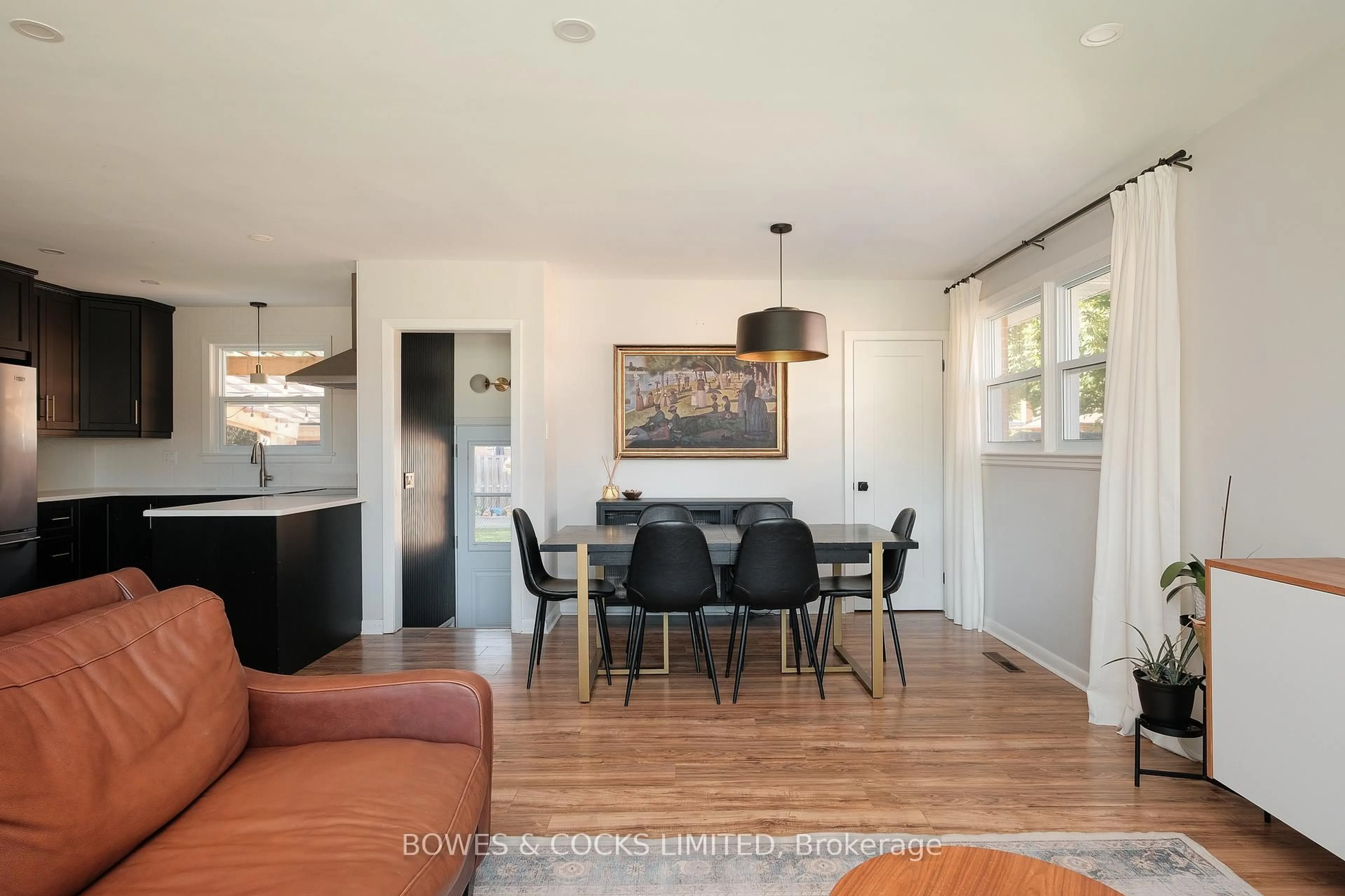 Dining room, wood/laminate floor for 730 Crawford Pl, Peterborough Ontario K9J 3X3