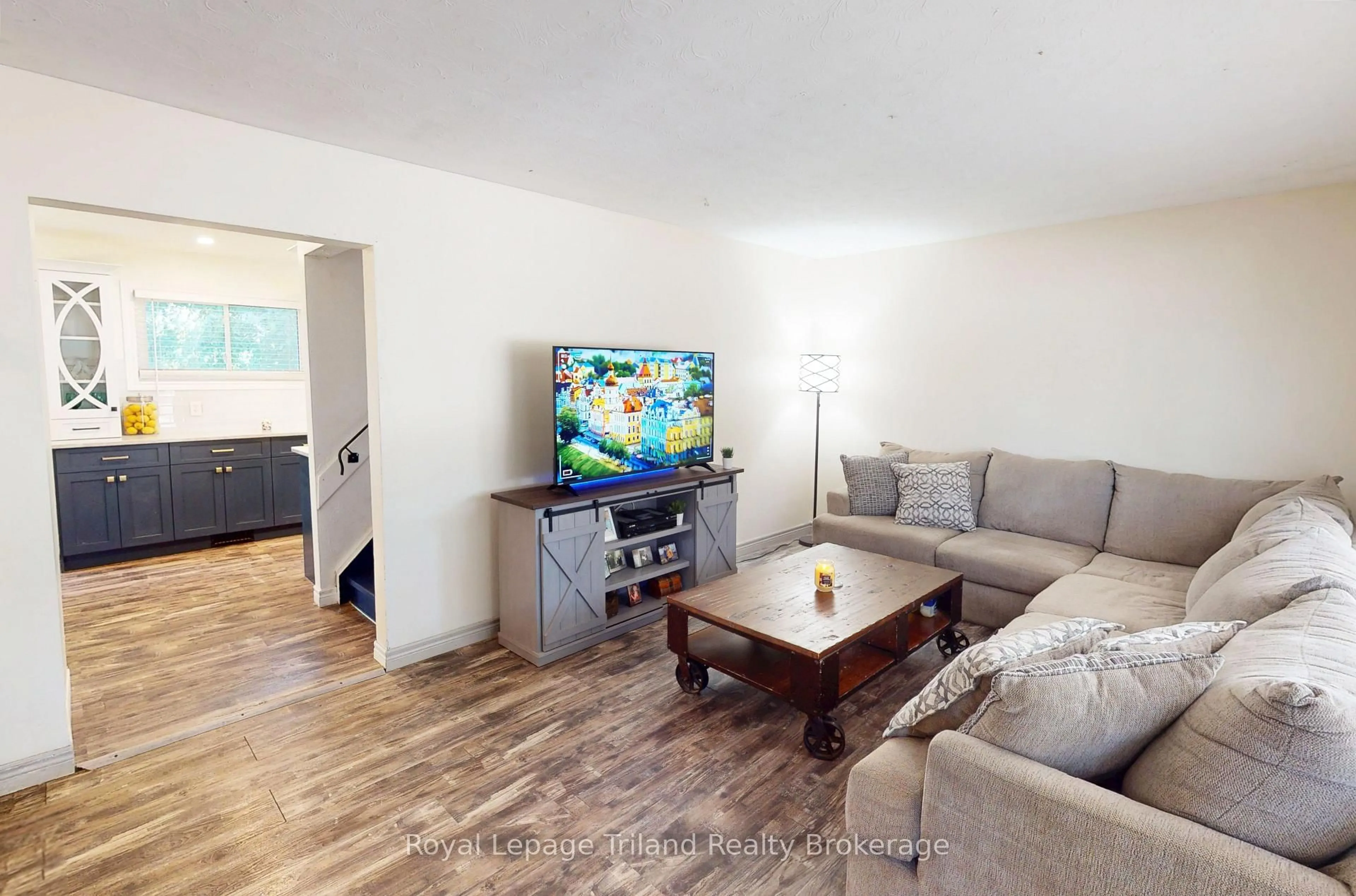 Living room with furniture, unknown for 6 Elmwood Cres, Woodstock Ontario N4S 2K5