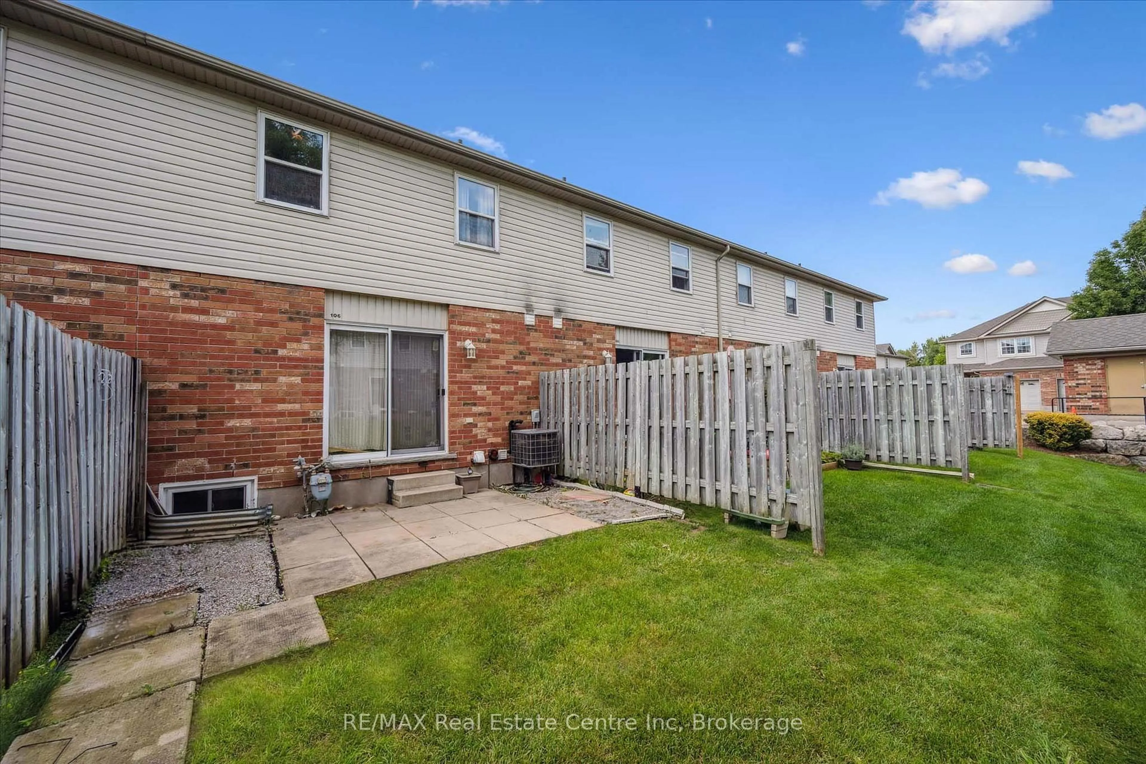 Patio, unknown for 30 IMPERIAL Rd #106, Guelph Ontario N1K 1Y1