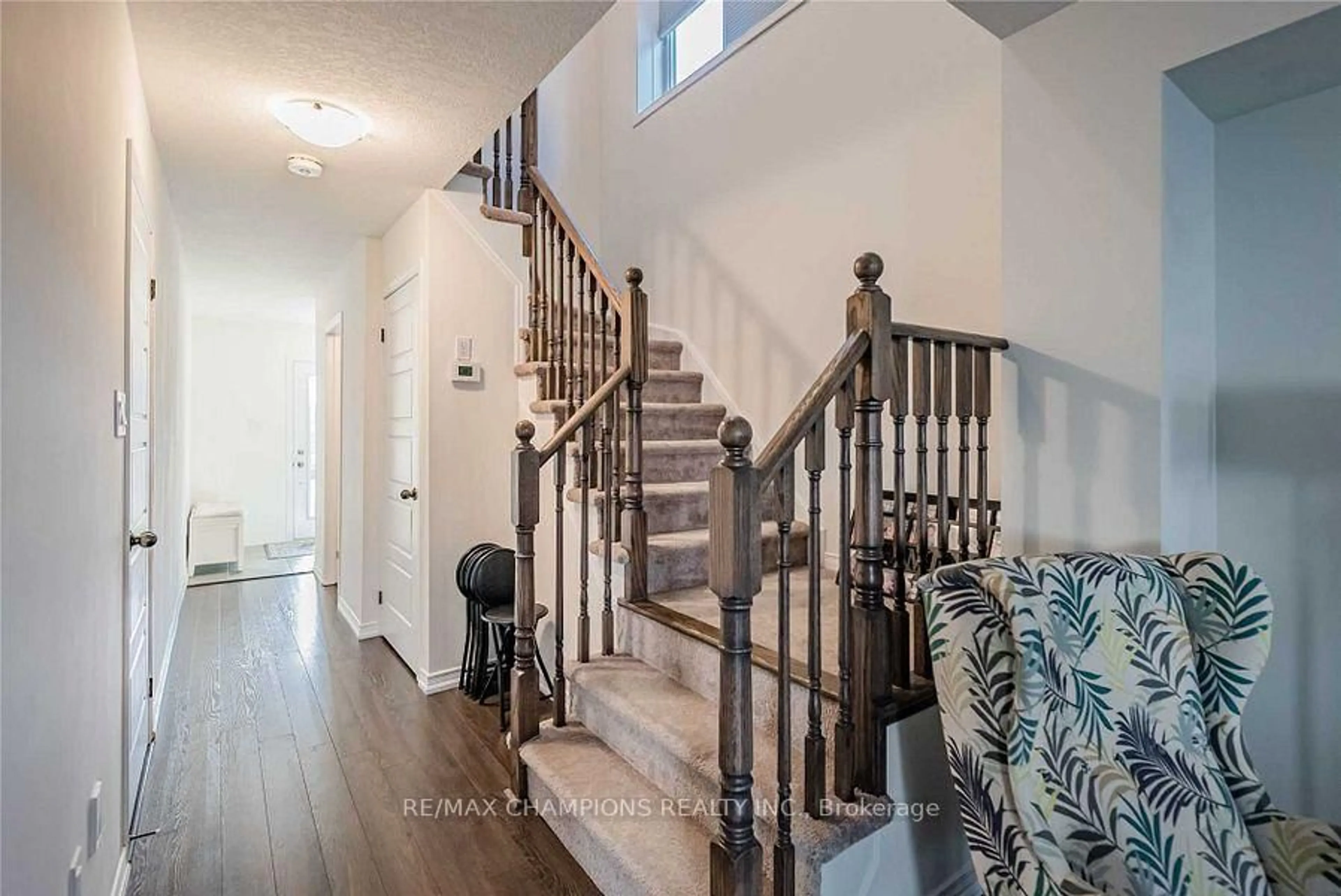 Stairs for 7732 White Pine Cres, Niagara Falls Ontario L2H 3R5