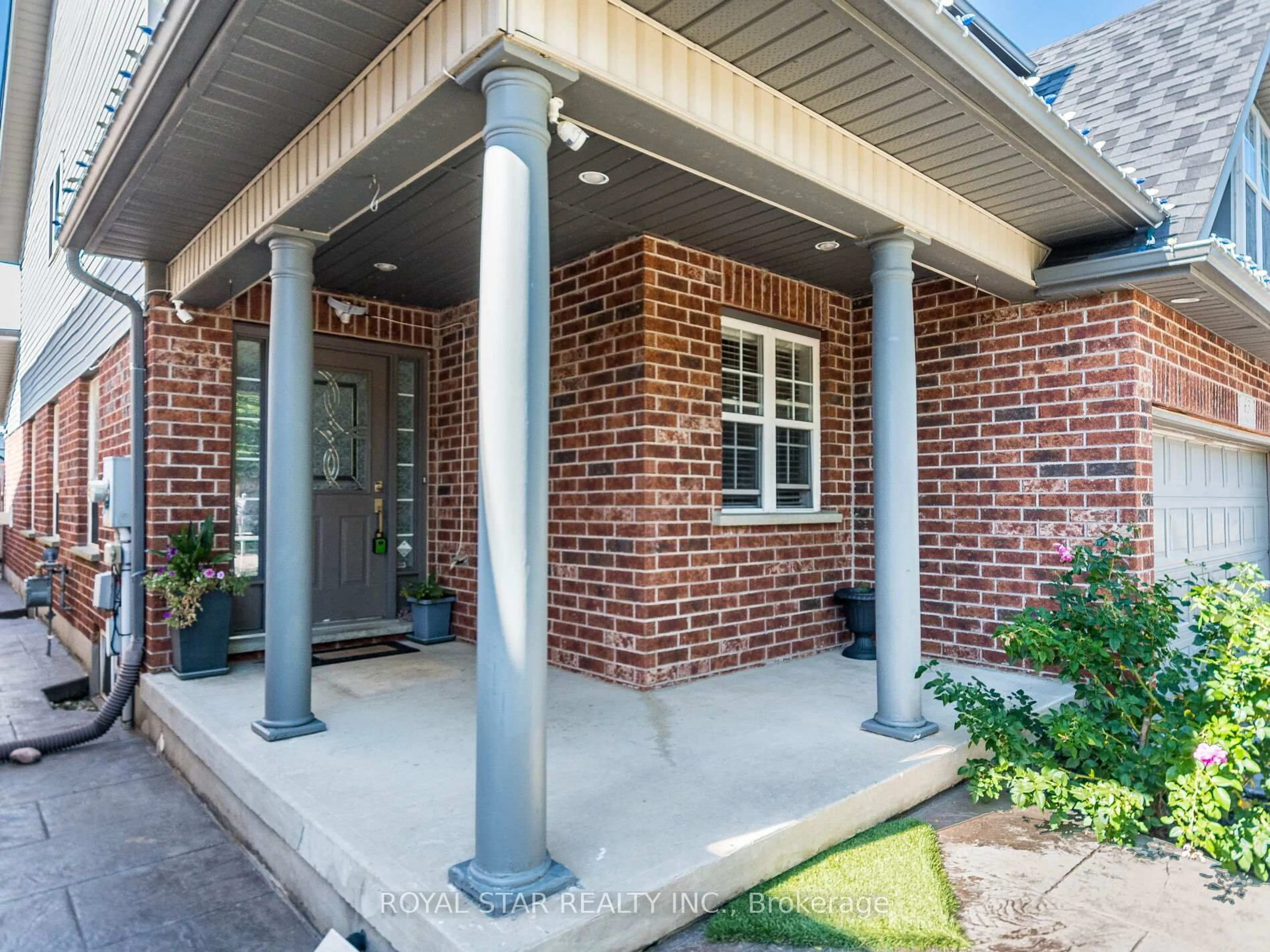 Home with brick exterior material, street for 63 Green Bank Dr, Cambridge Ontario N1T 2B4