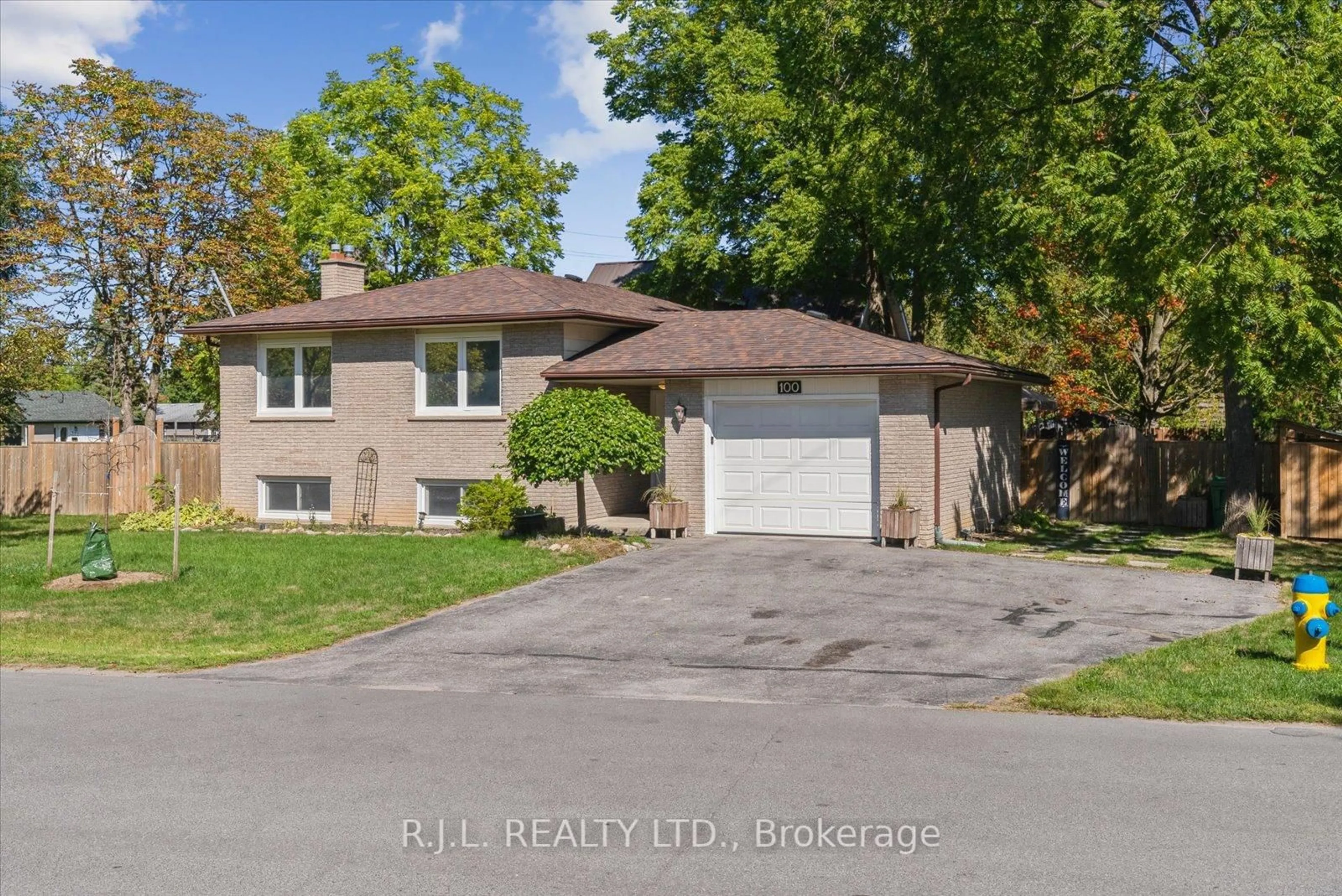 Unknown for 100 Facendi Dr, Peterborough Ontario K9J 6V1