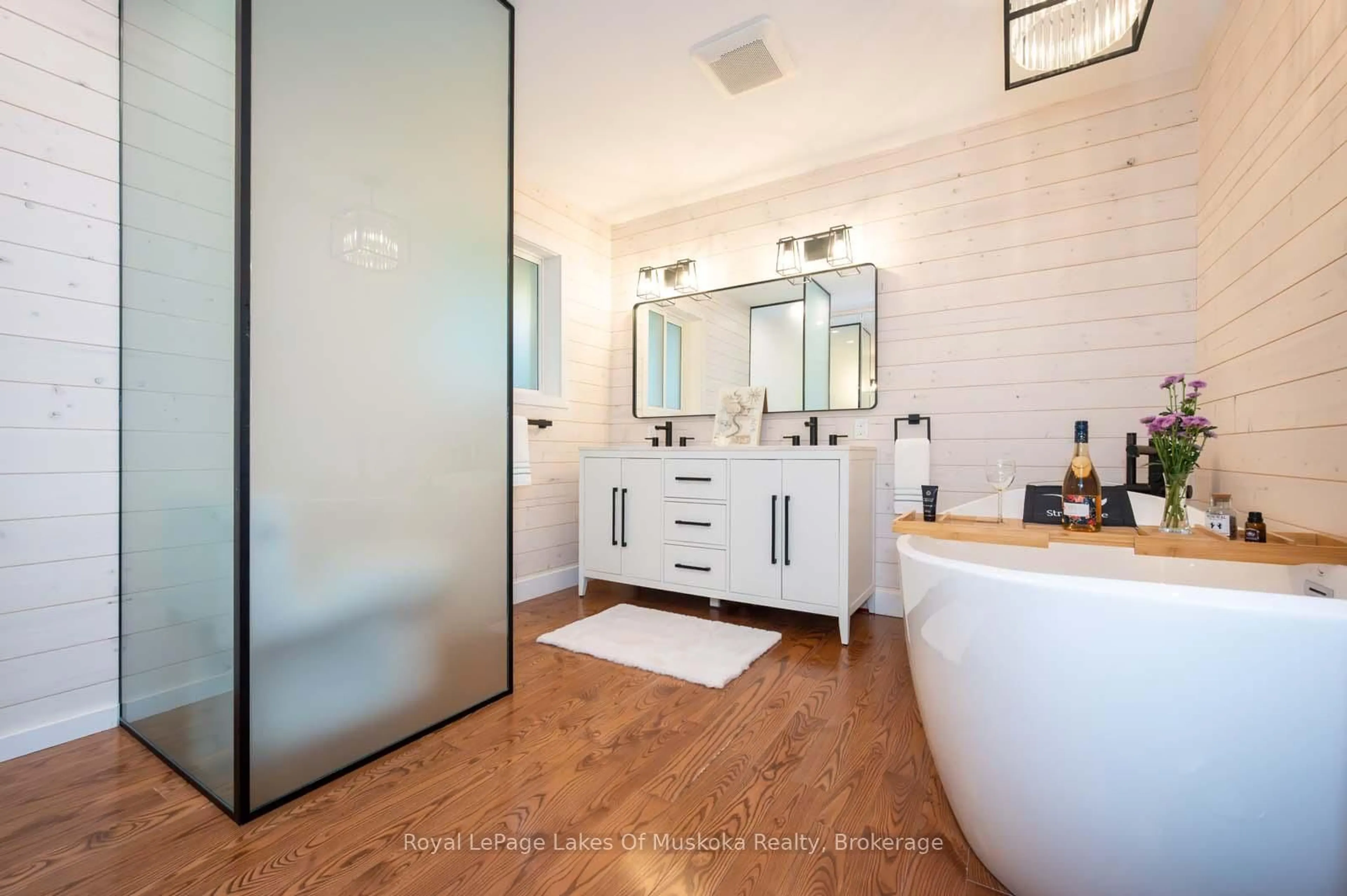 Contemporary bathroom, ceramic/tile floor for 524 HOMELAND Dr, Perry Ontario P0A 1J0