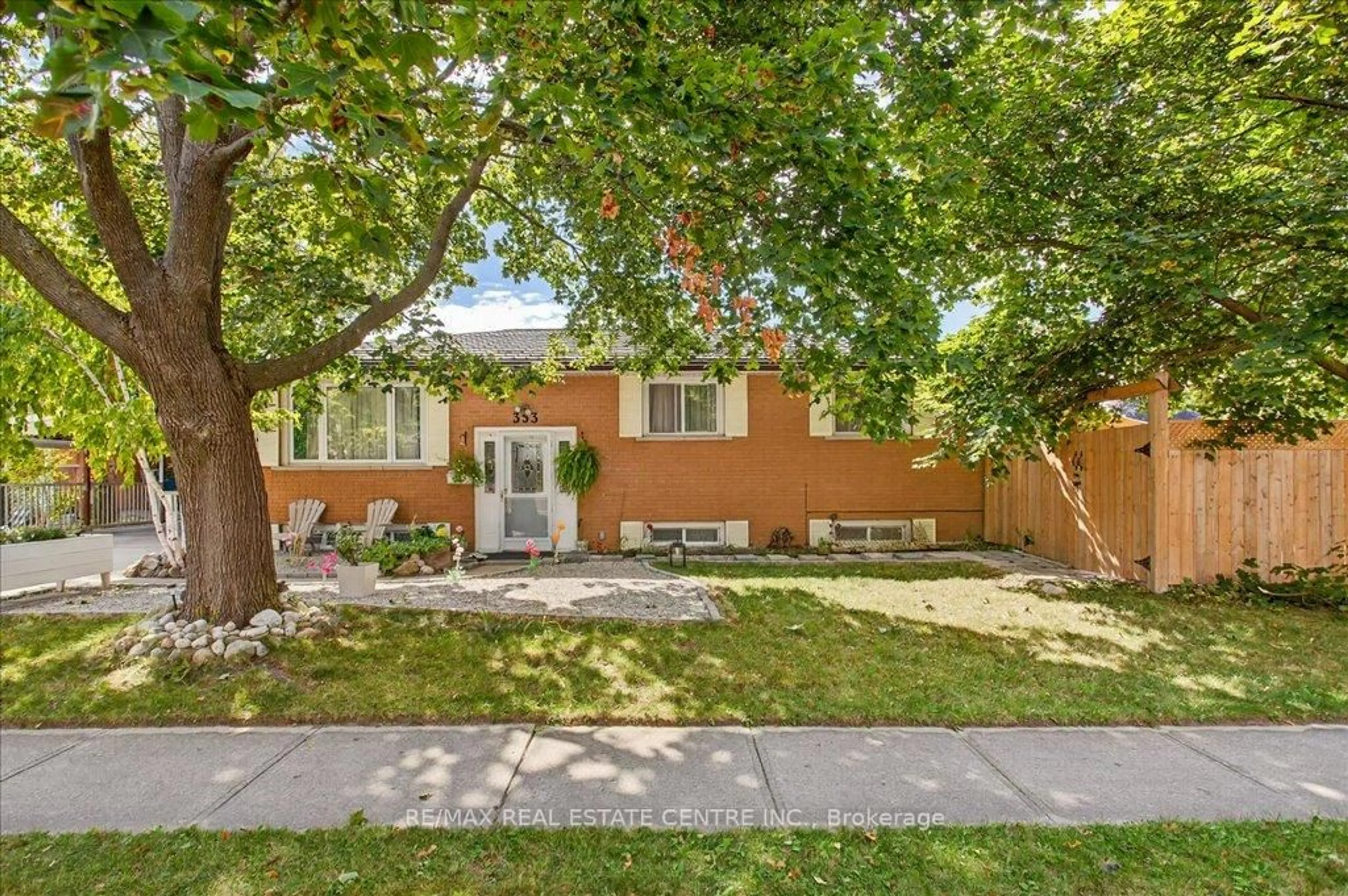 Home with brick exterior material, street for 353 Grand Ridge Dr, Cambridge Ontario N1S 3Z7
