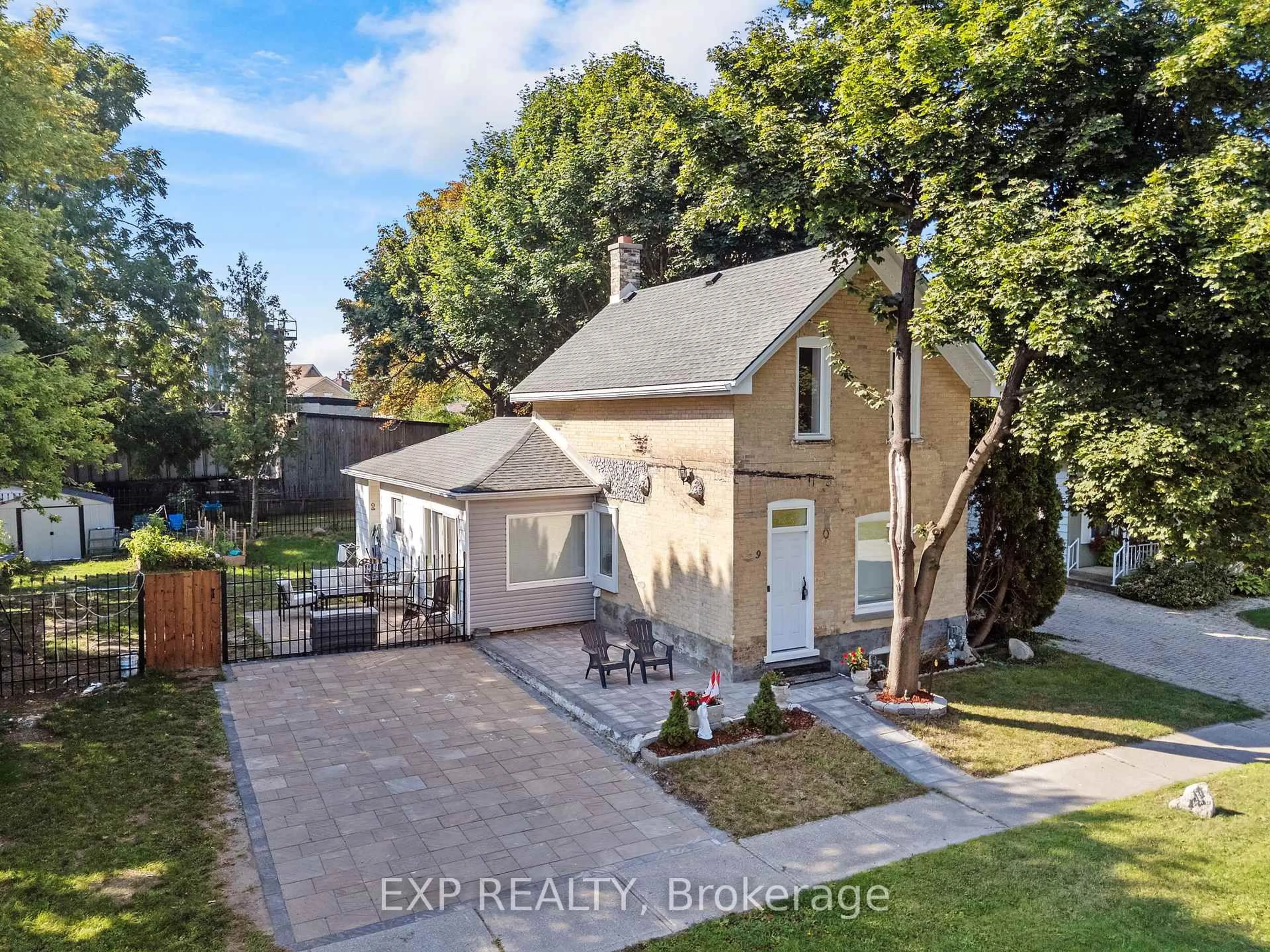 A pic from outside/outdoor area/front of a property/back of a property/a pic from drone, street for 9 Ann St, Lambton Shores Ontario N0N 1J0