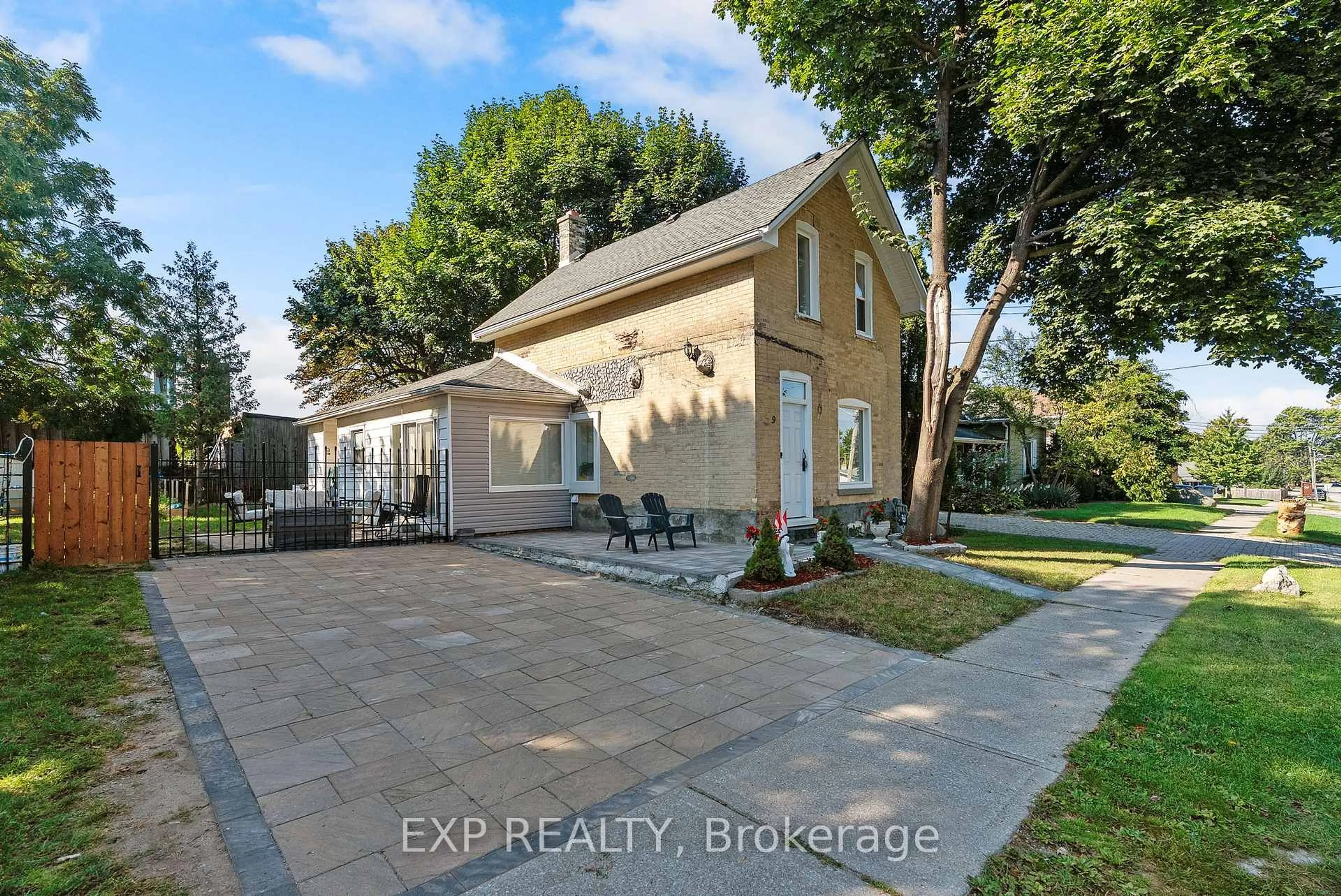A pic from outside/outdoor area/front of a property/back of a property/a pic from drone, street for 9 Ann St, Lambton Shores Ontario N0N 1J0