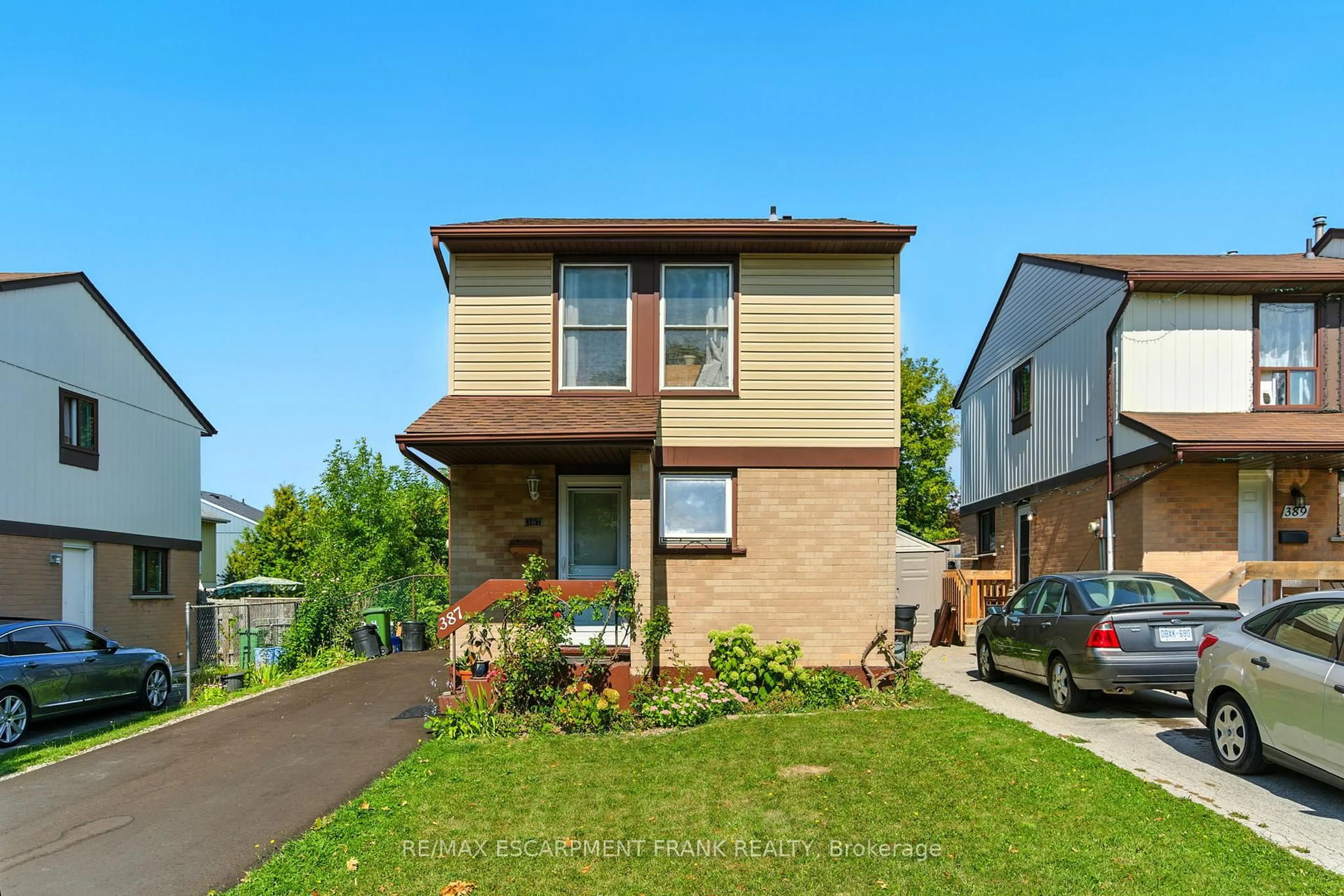 Home with brick exterior material, street for 387 Franklin Rd, Hamilton Ontario L8V 4S3