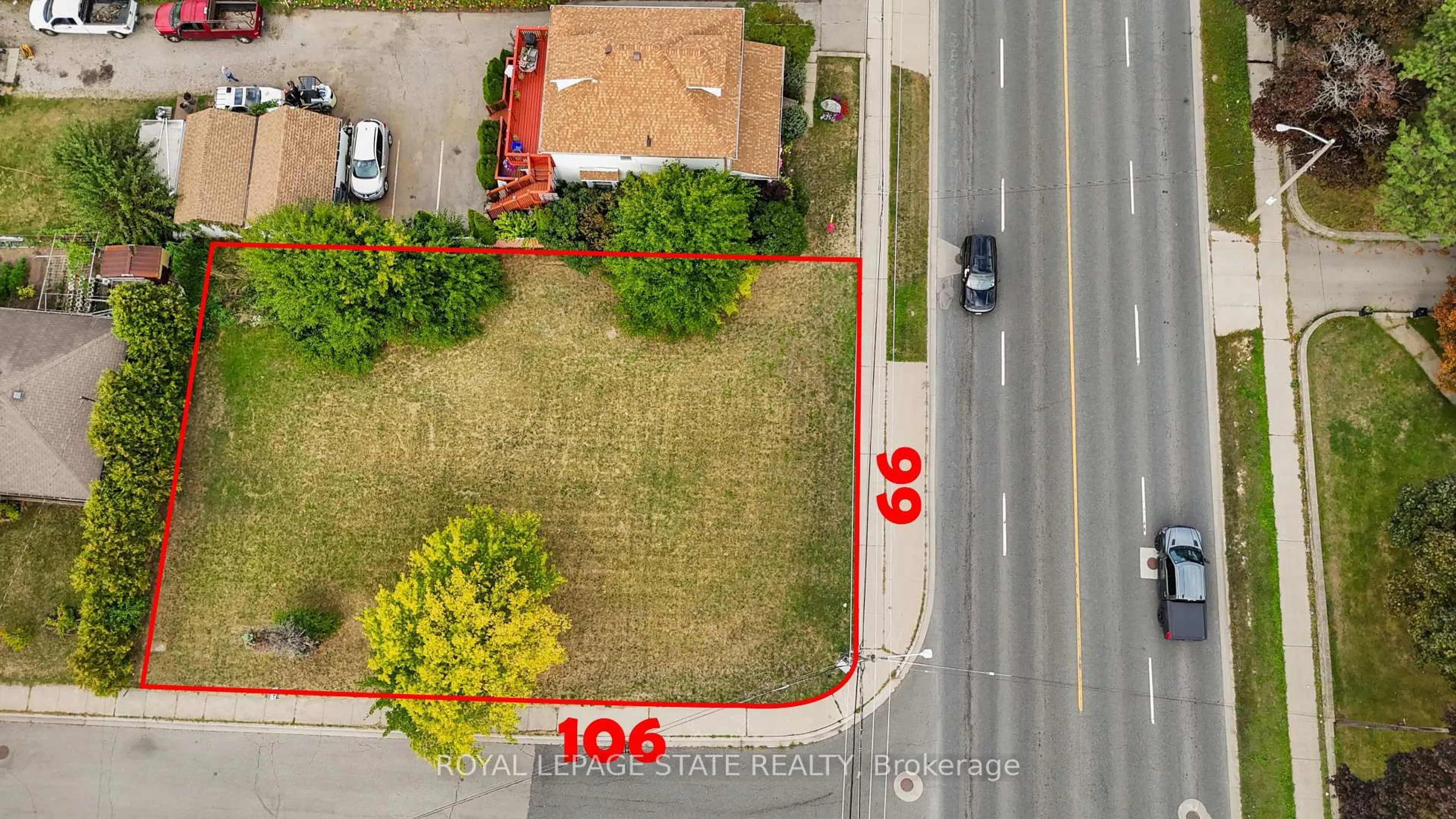 A pic from outside/outdoor area/front of a property/back of a property/a pic from drone, street for 23 centennial Pkwy, Hamilton Ontario L8G 2C1