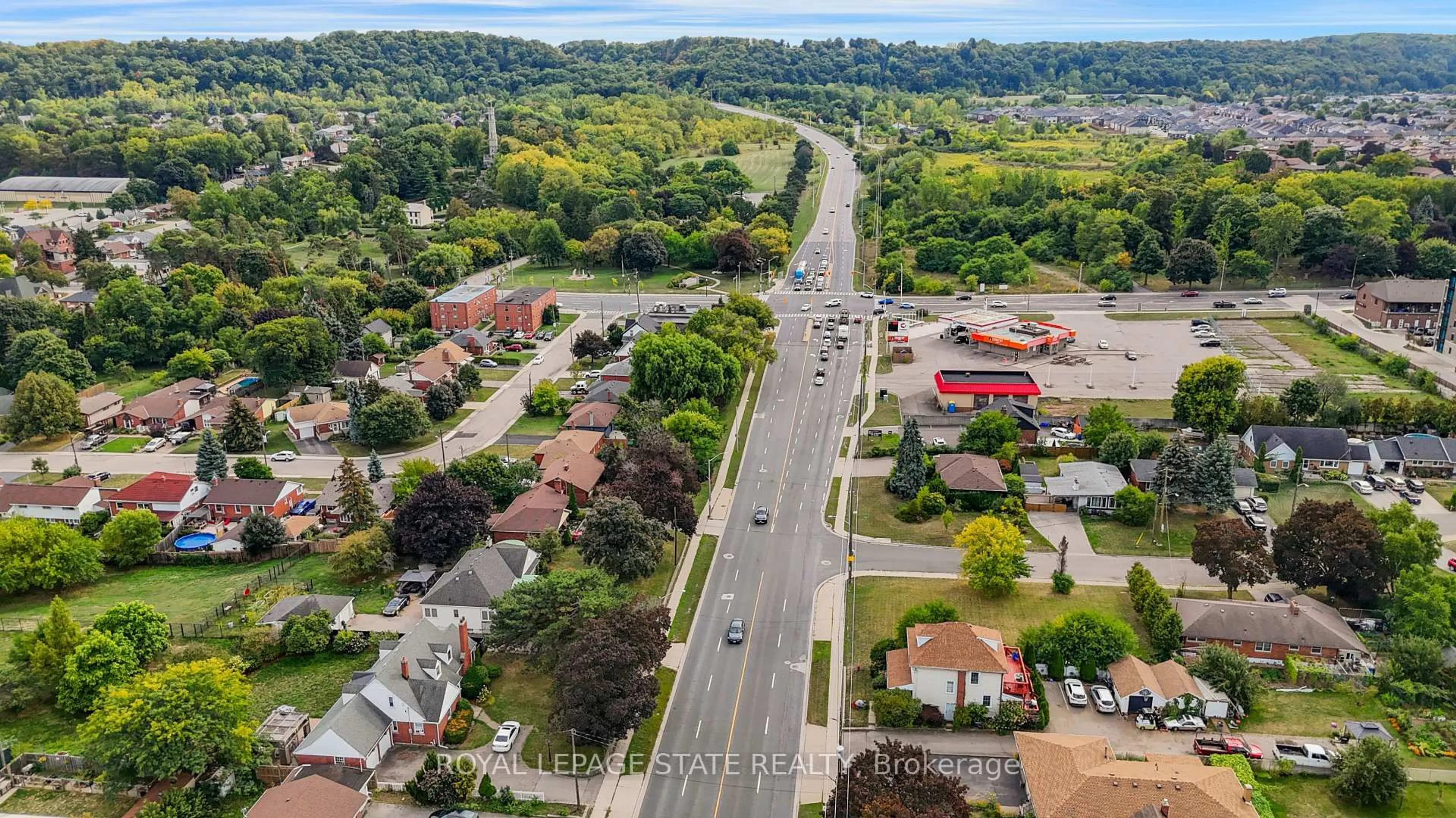 A pic from outside/outdoor area/front of a property/back of a property/a pic from drone, street for 23 centennial Pkwy, Hamilton Ontario L8G 2C1