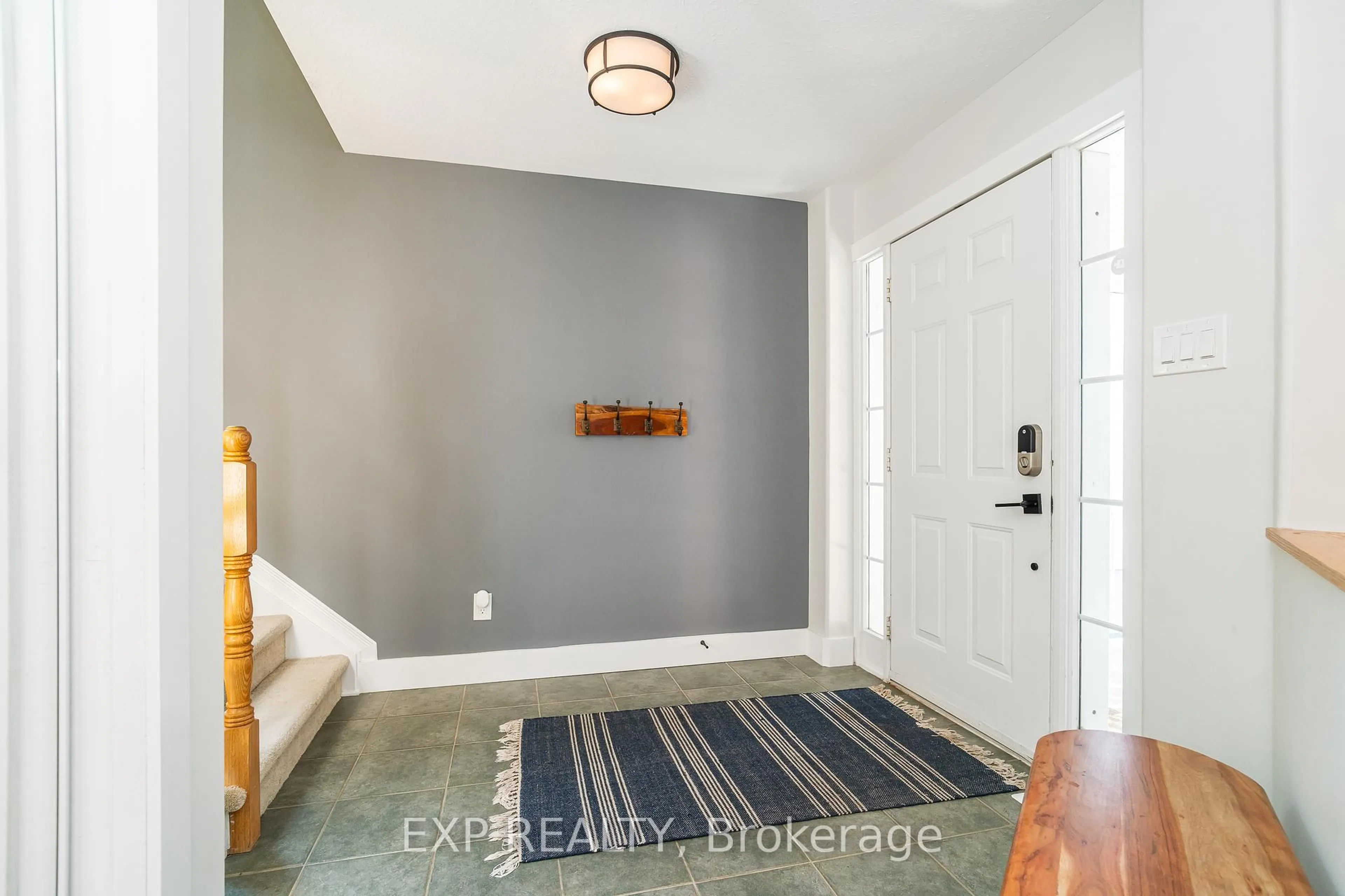 Indoor entryway for 66 Newcastle Ave, Ottawa Ontario K2K 3B5