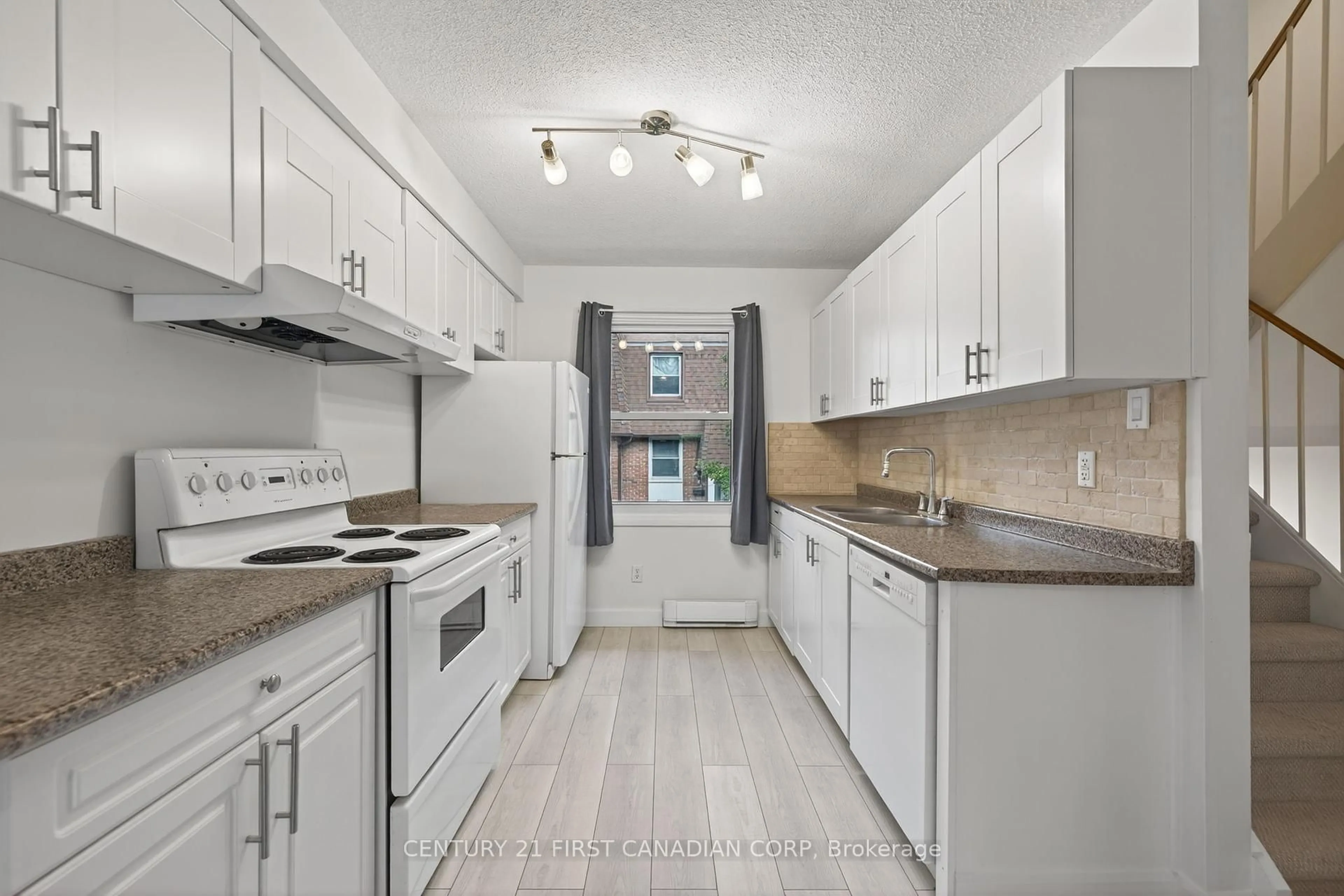 Standard kitchen, unknown for 176 Gardenwood Dr, London South Ontario N6J 3Z9