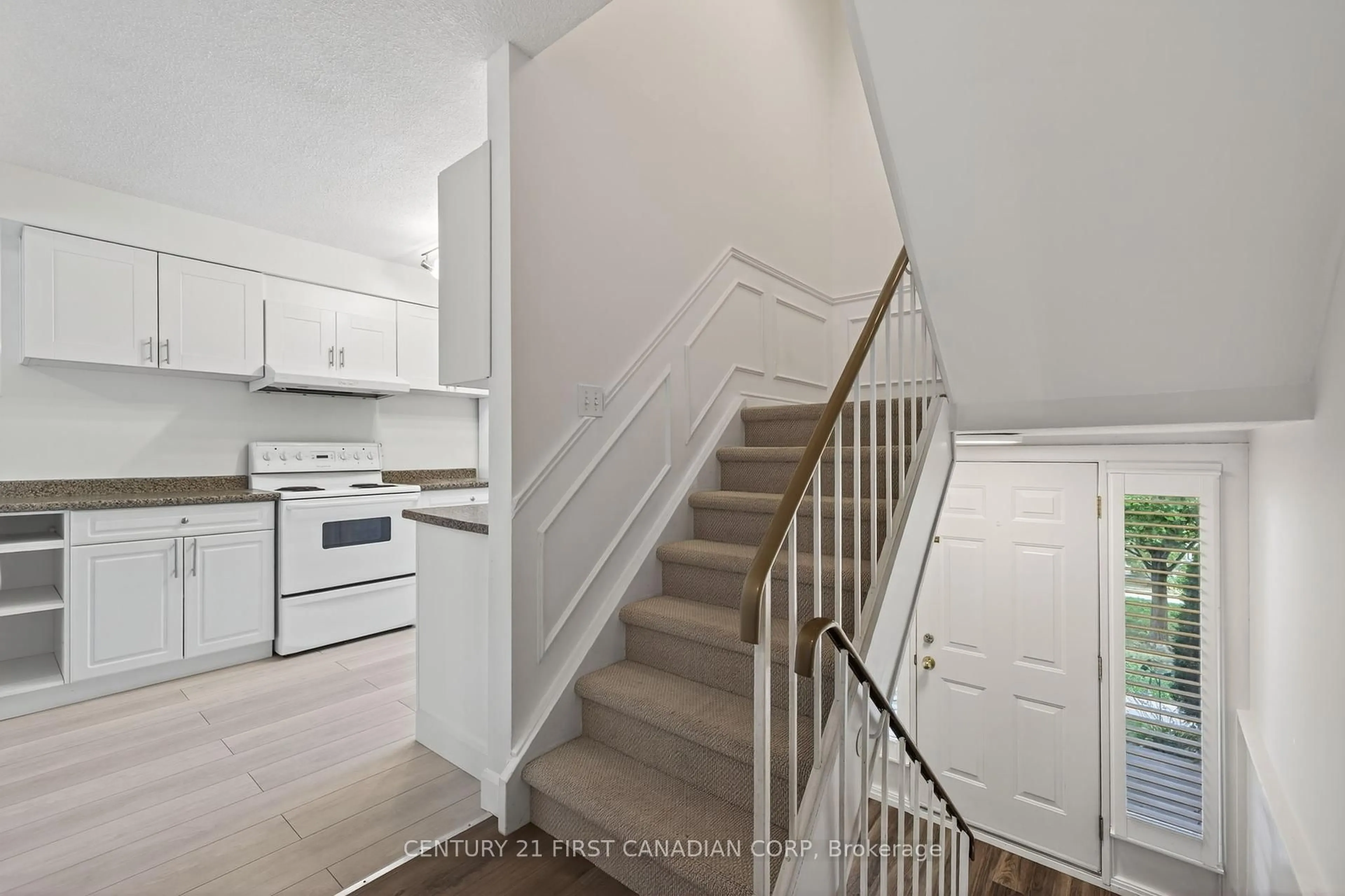 Stairs for 176 Gardenwood Dr, London South Ontario N6J 3Z9
