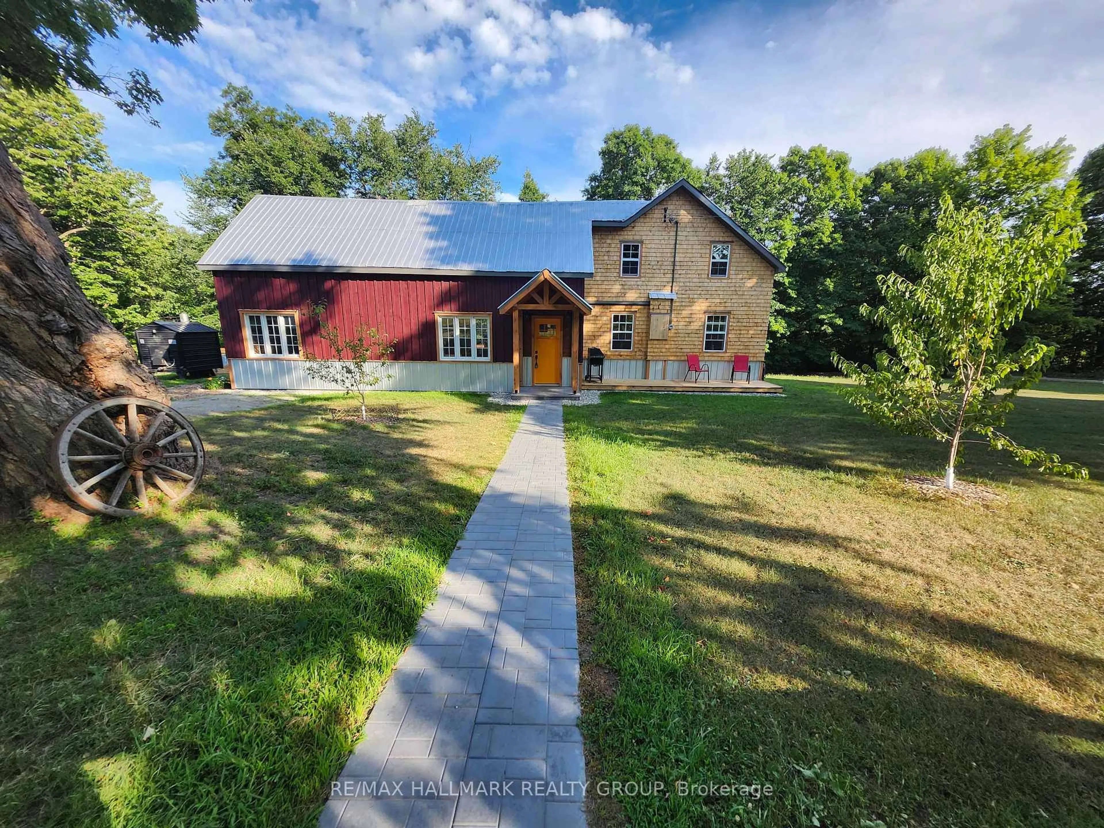 A pic from outside/outdoor area/front of a property/back of a property/a pic from drone, building for 187 Kitley Bastard Rd, Elizabethtown-Kitley Ontario K0E 1Y0