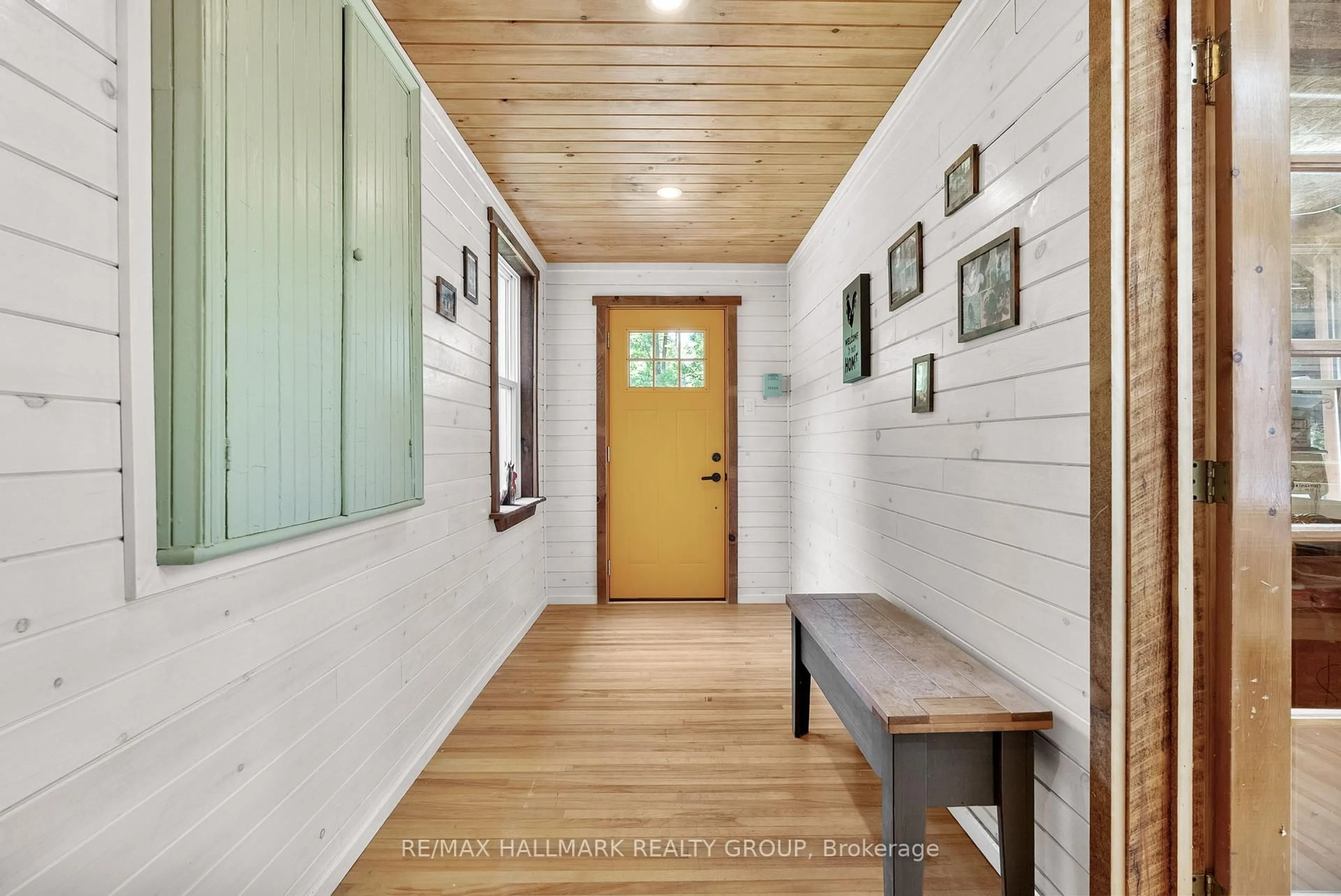 Indoor entryway for 187 Kitley Bastard Rd, Elizabethtown-Kitley Ontario K0E 1Y0