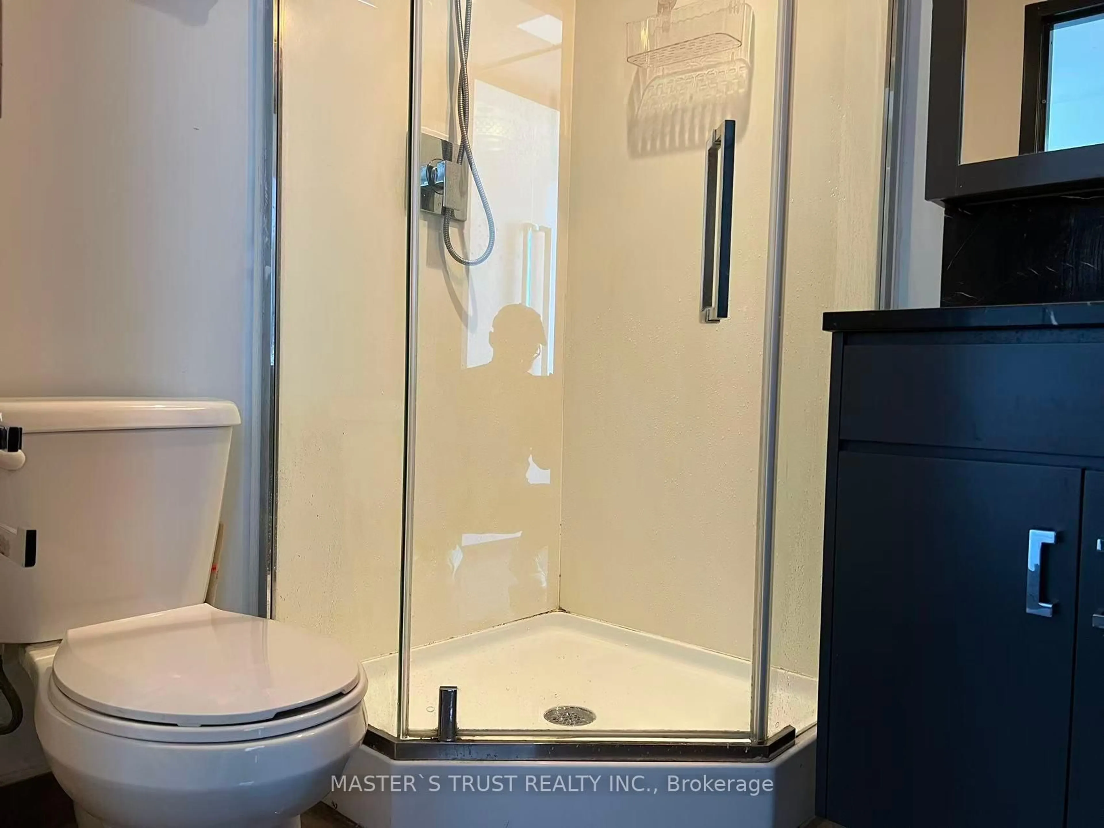 Standard bathroom, ceramic/tile floor for 330 Phillip St #S2405, Waterloo Ontario N2L 3W9
