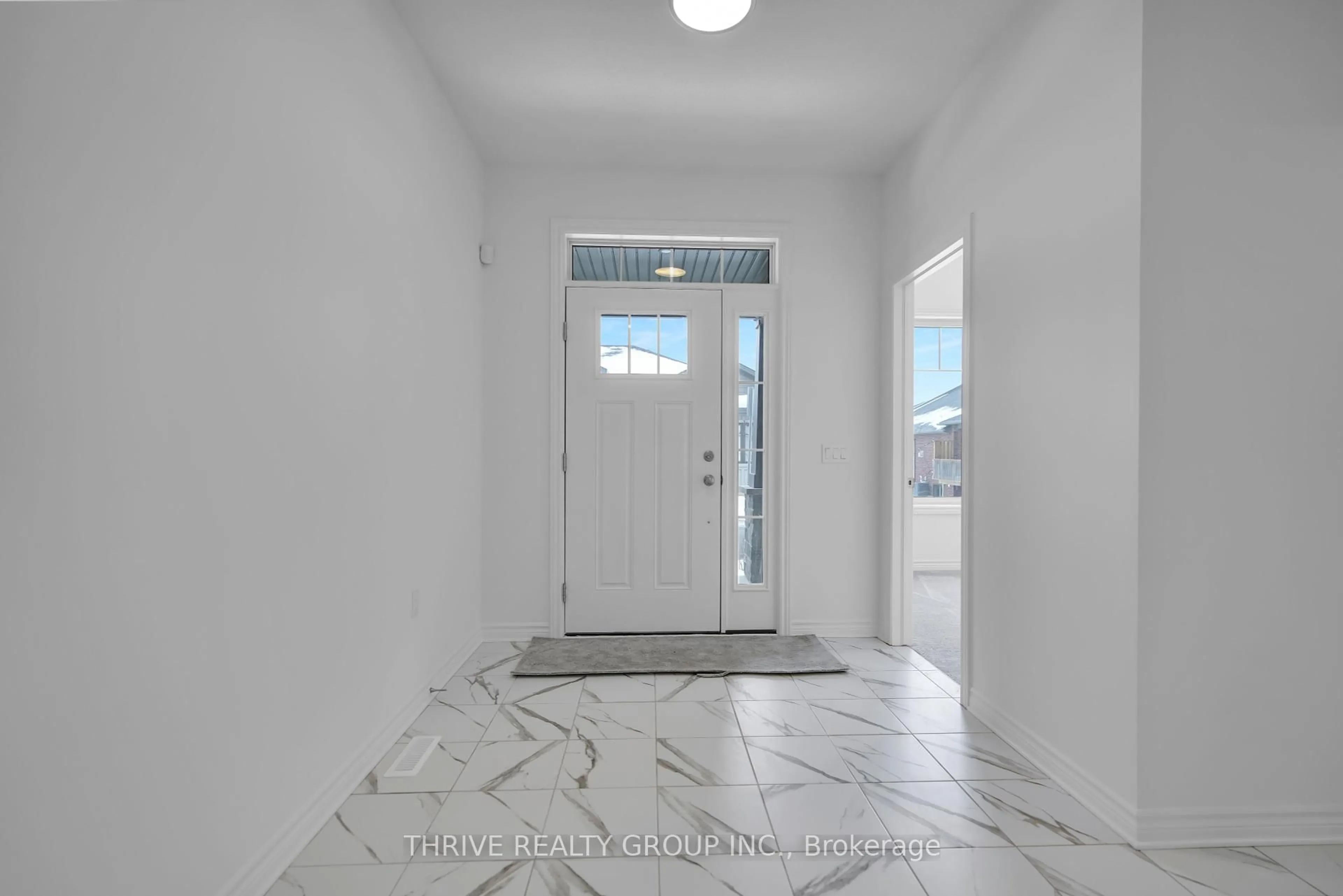 Indoor entryway for 1080 Upperpoint Ave #35, London South Ontario N6K 0K2