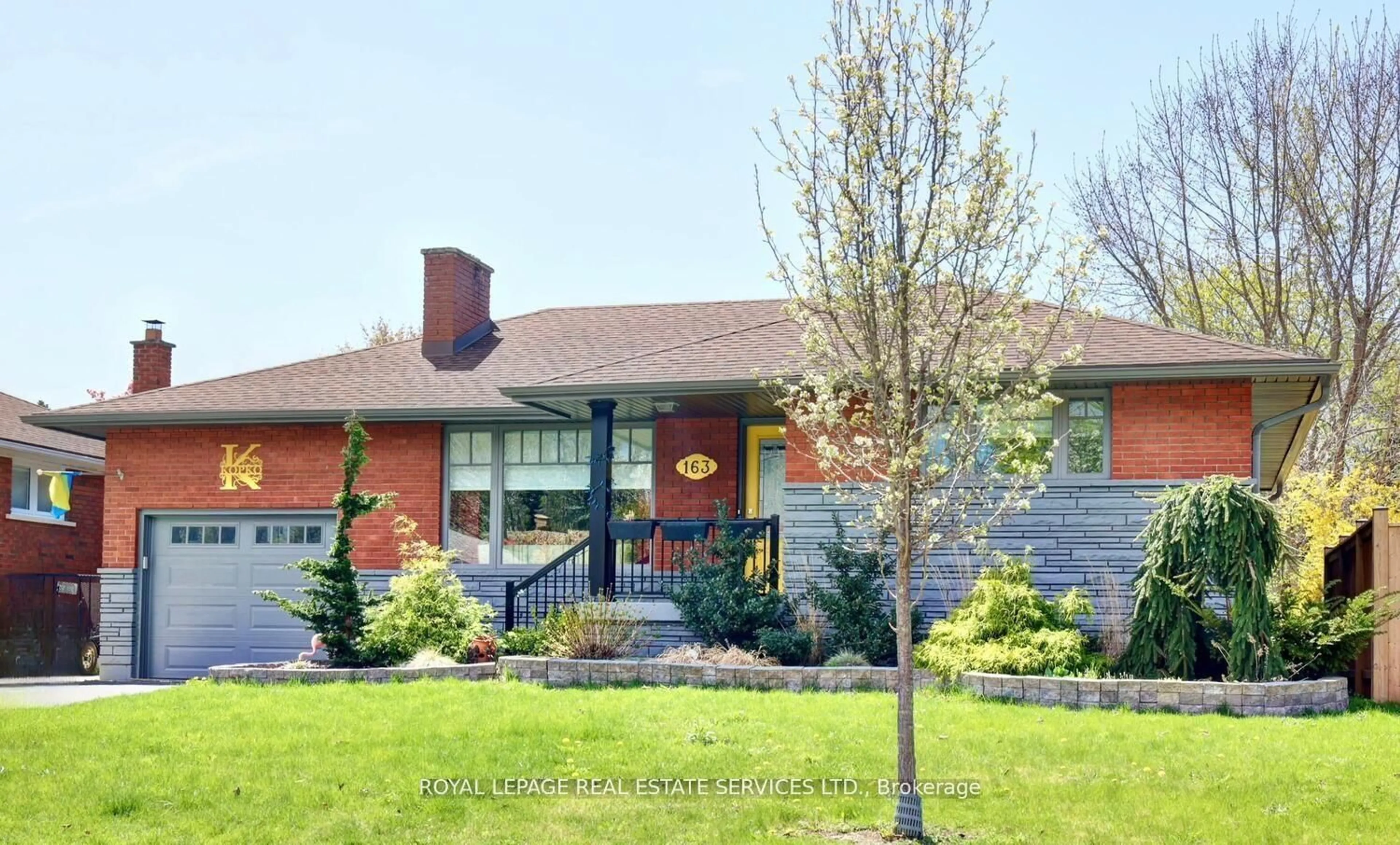 Home with brick exterior material, street for 163 Bendamere Ave, Hamilton Ontario L9C 1N6
