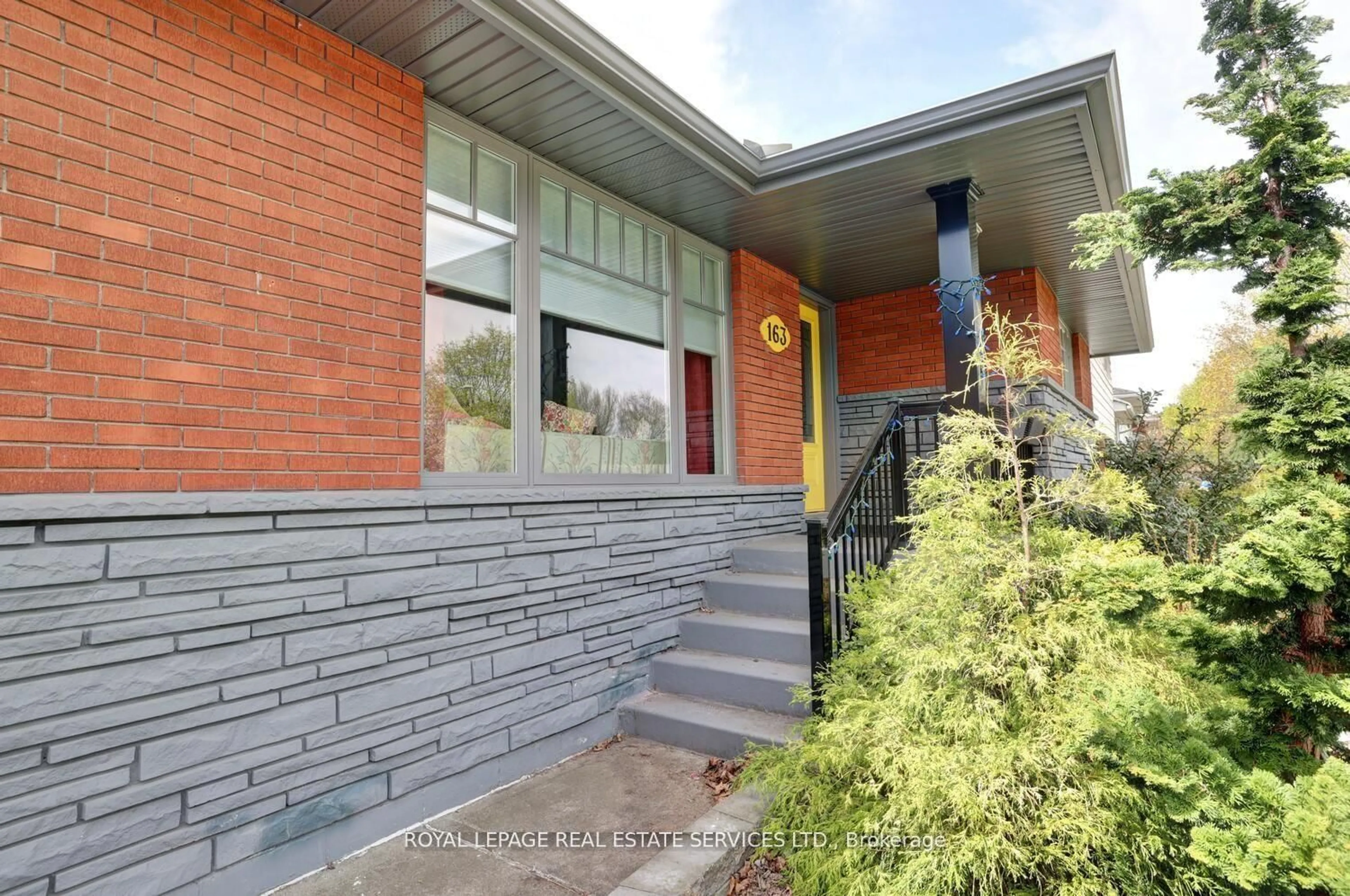 Home with brick exterior material, street for 163 Bendamere Ave, Hamilton Ontario L9C 1N6