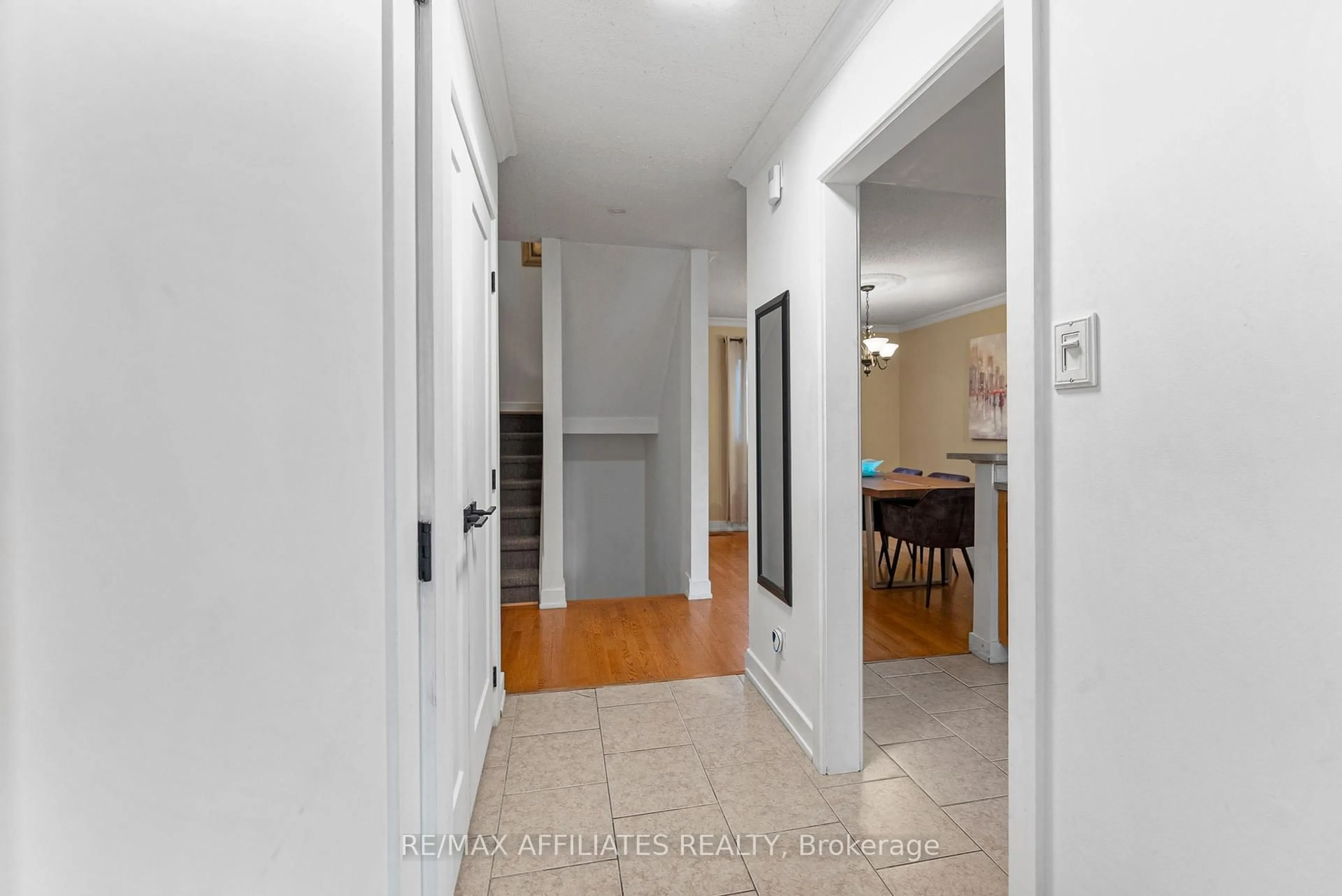 Unknown for 31 Exeter Dr, Ottawa Ontario K2J 1Z9