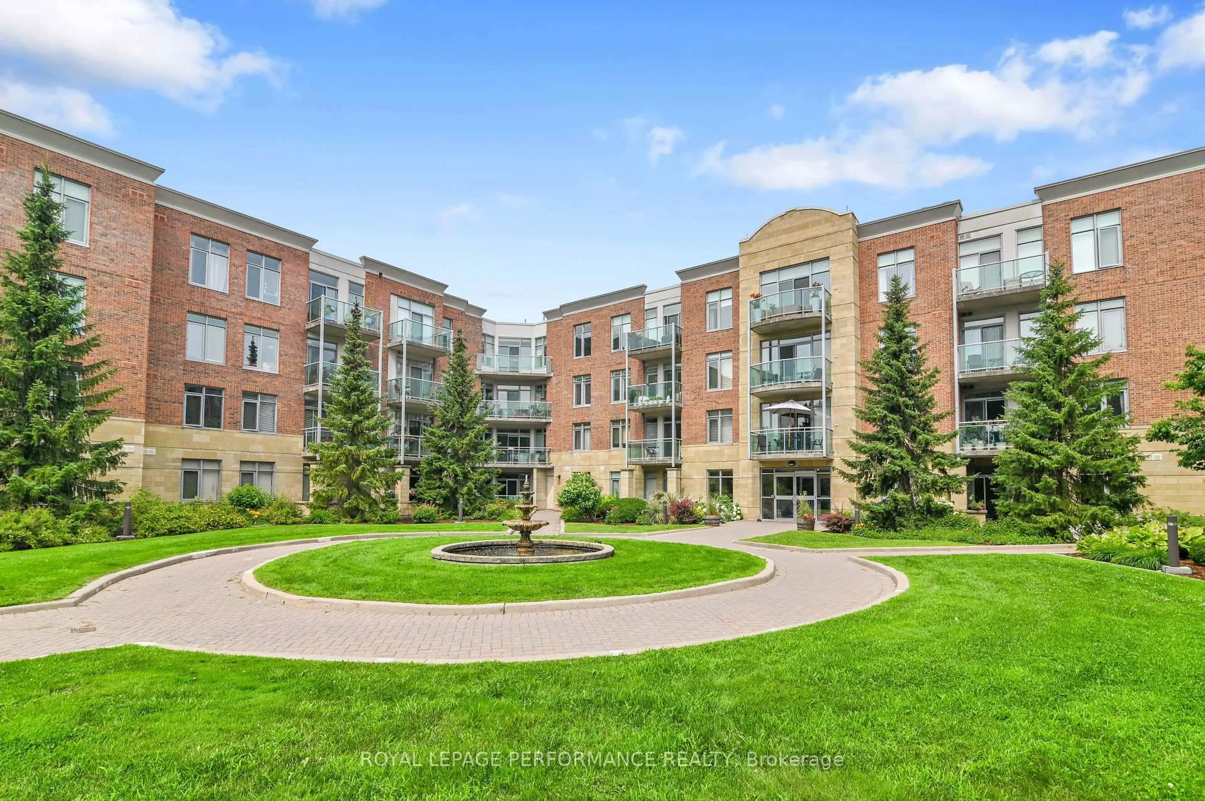 A pic from outside/outdoor area/front of a property/back of a property/a pic from drone, building for 205 Bolton St #229, Ottawa Ontario K1N 1K7