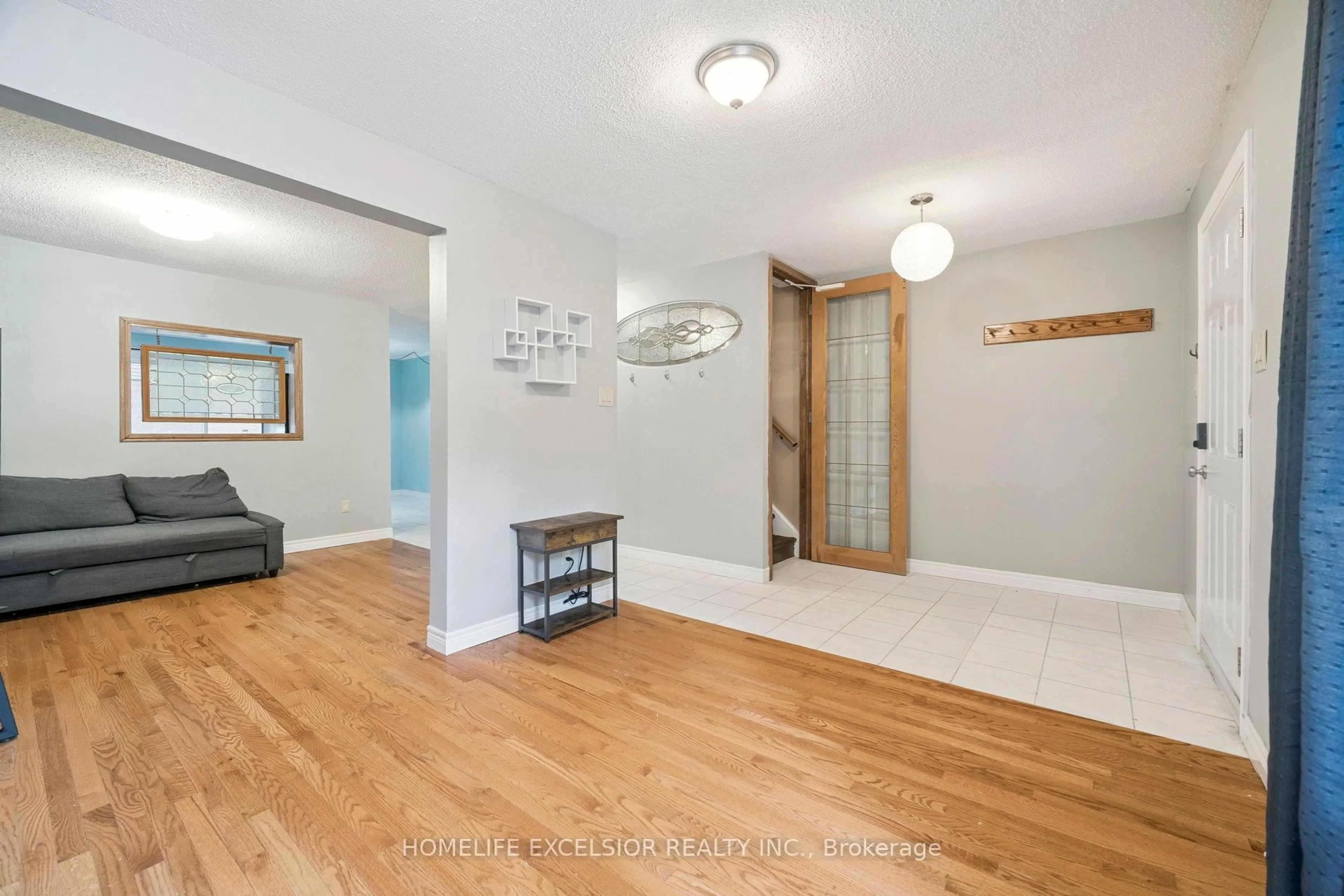 Indoor entryway for 1247 Huron St #149, London East Ontario N5Y 4X7