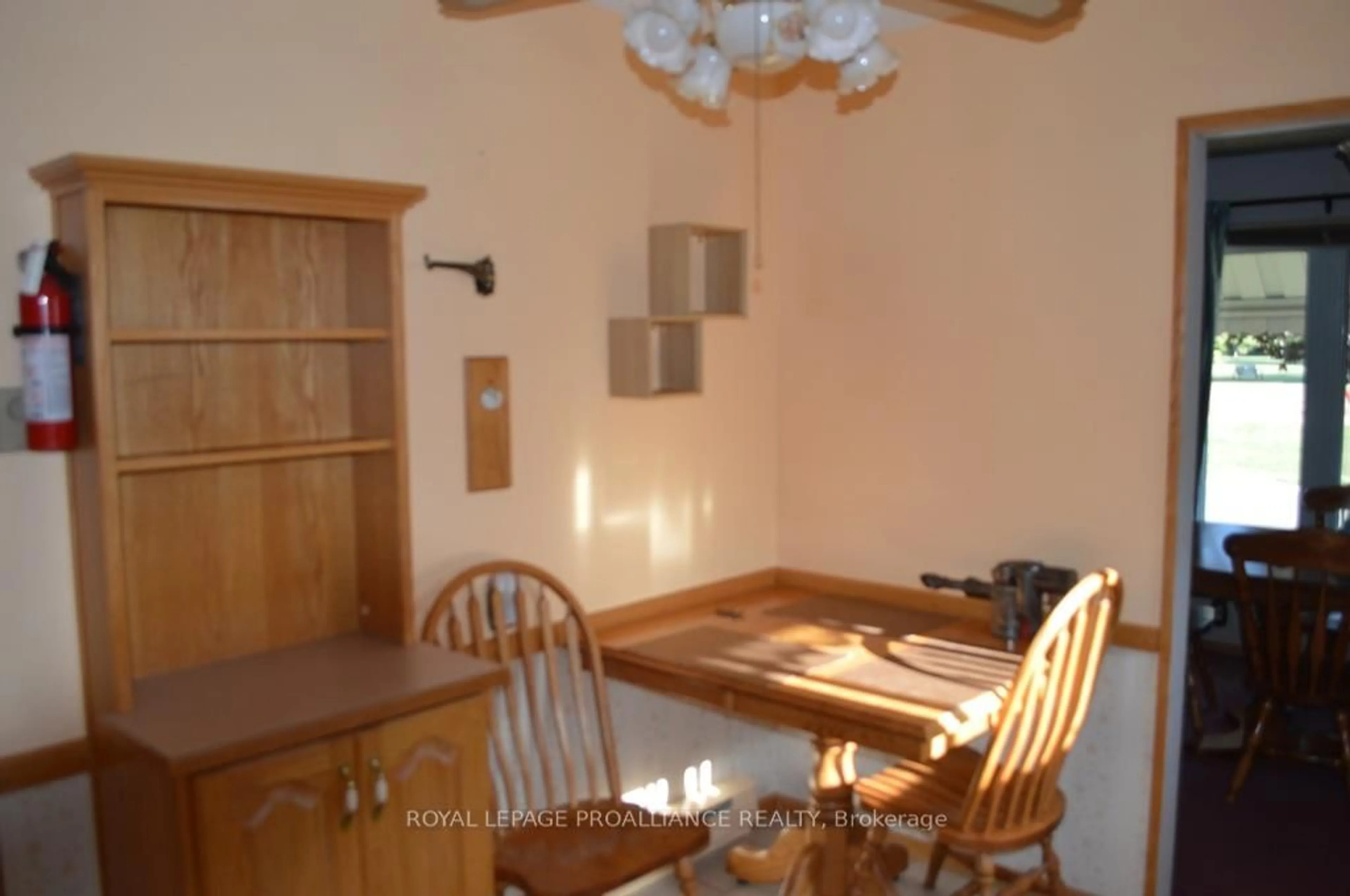 Dining room, unknown for 118 Nicholas St, Quinte West Ontario K8V 6B2