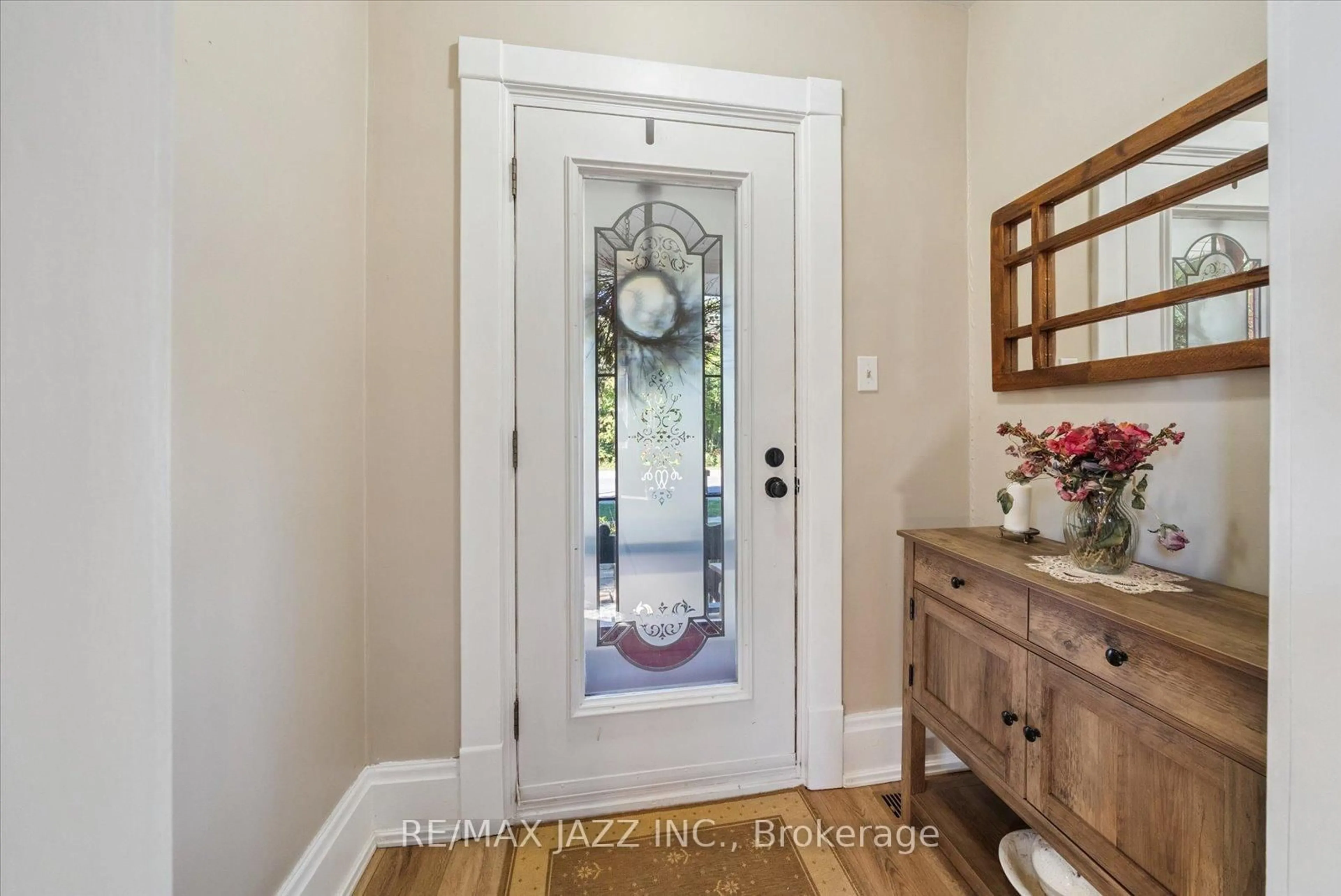 Indoor entryway for 9 Hope St, Port Hope Ontario L1A 2M7