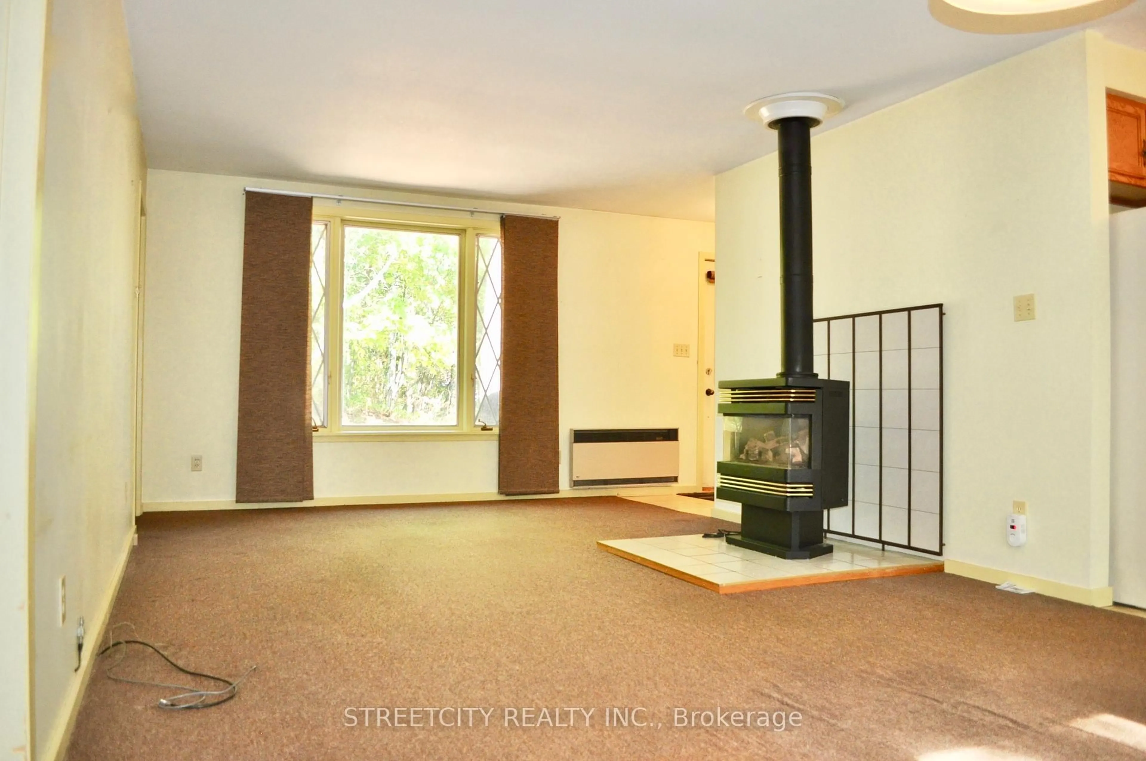A pic of a room for 10271 Mary Ave, Lambton Shores Ontario N0M 1T0
