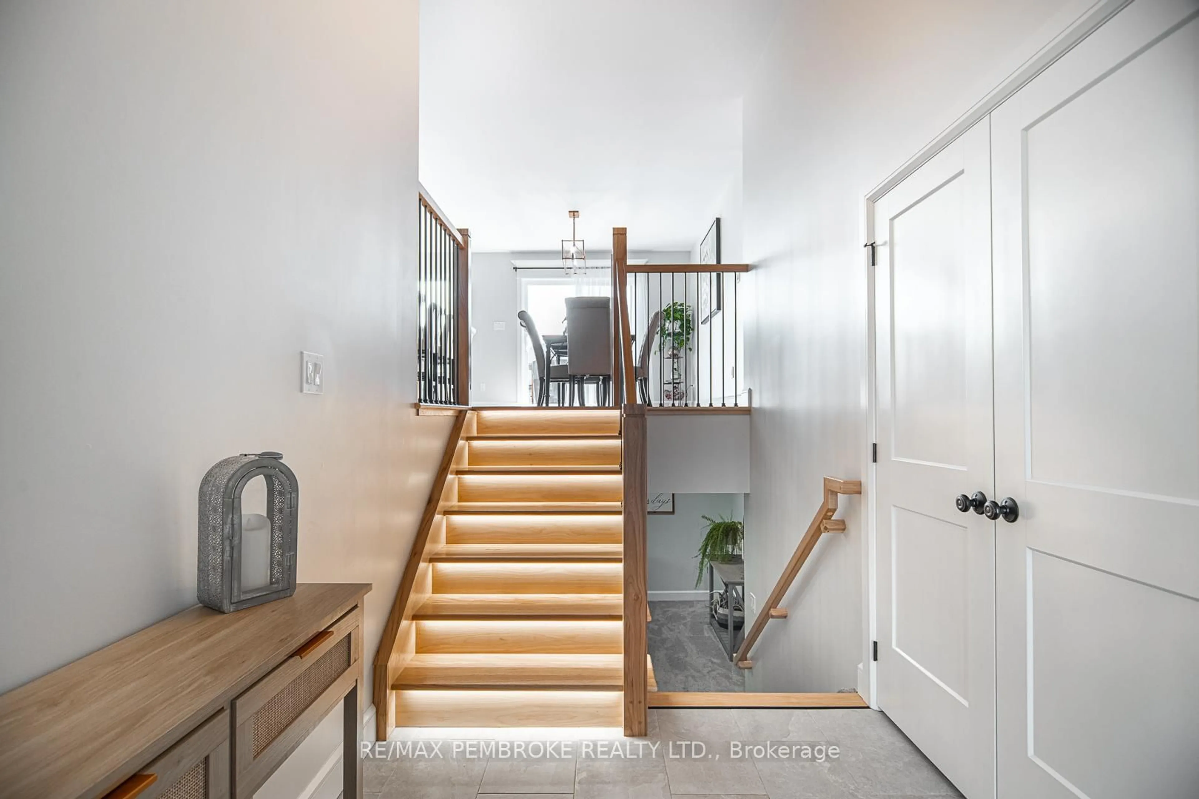 Unknown for 45 Liam St, Petawawa Ontario K8H 0G7