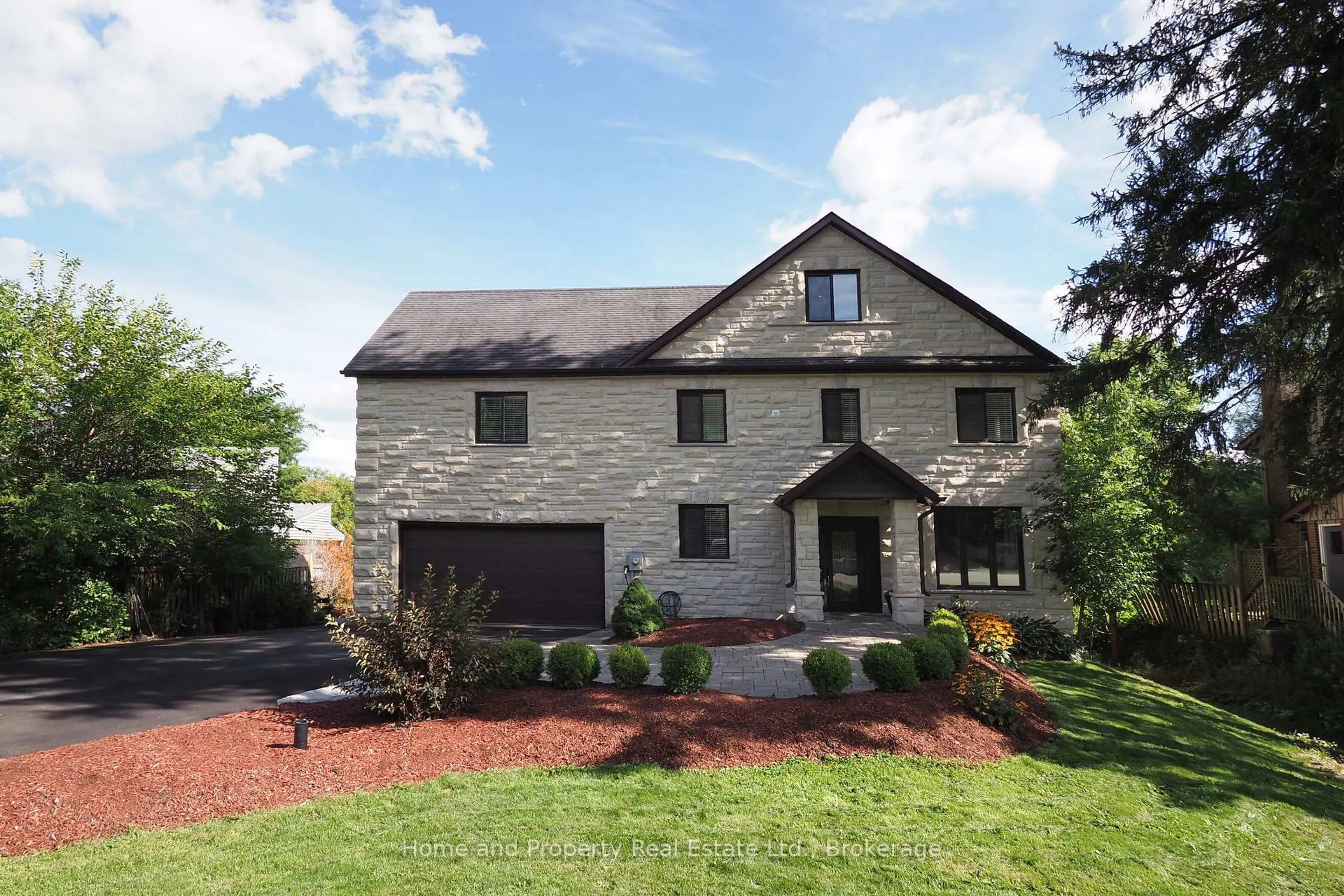 Home with brick exterior material, building for 530 St Andrew St, Centre Wellington Ontario N1M 1R6