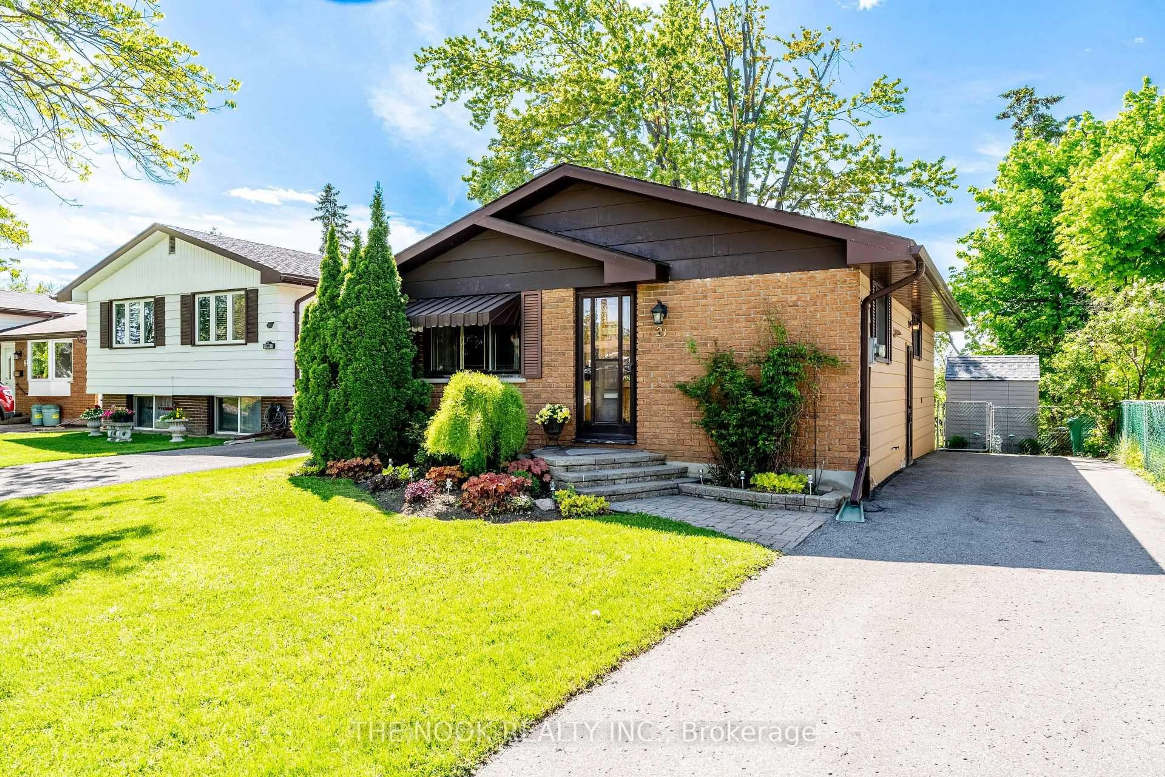 Home with brick exterior material, street for 21 Rideau Cres, Peterborough Ontario K9J 1G7