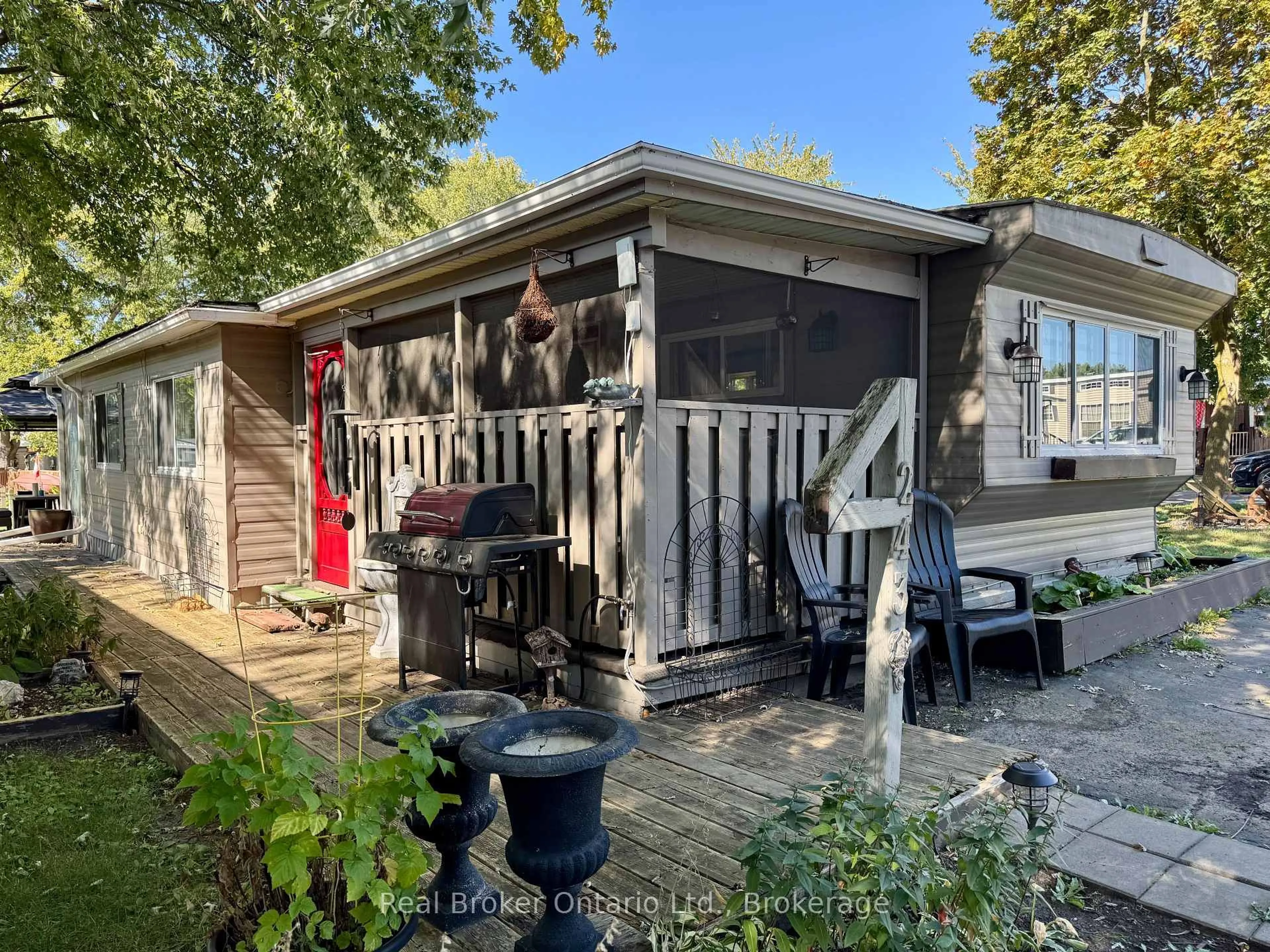 Patio, street for 580 Beaver Creek Rd #243, Waterloo Ontario N2J 3Z4