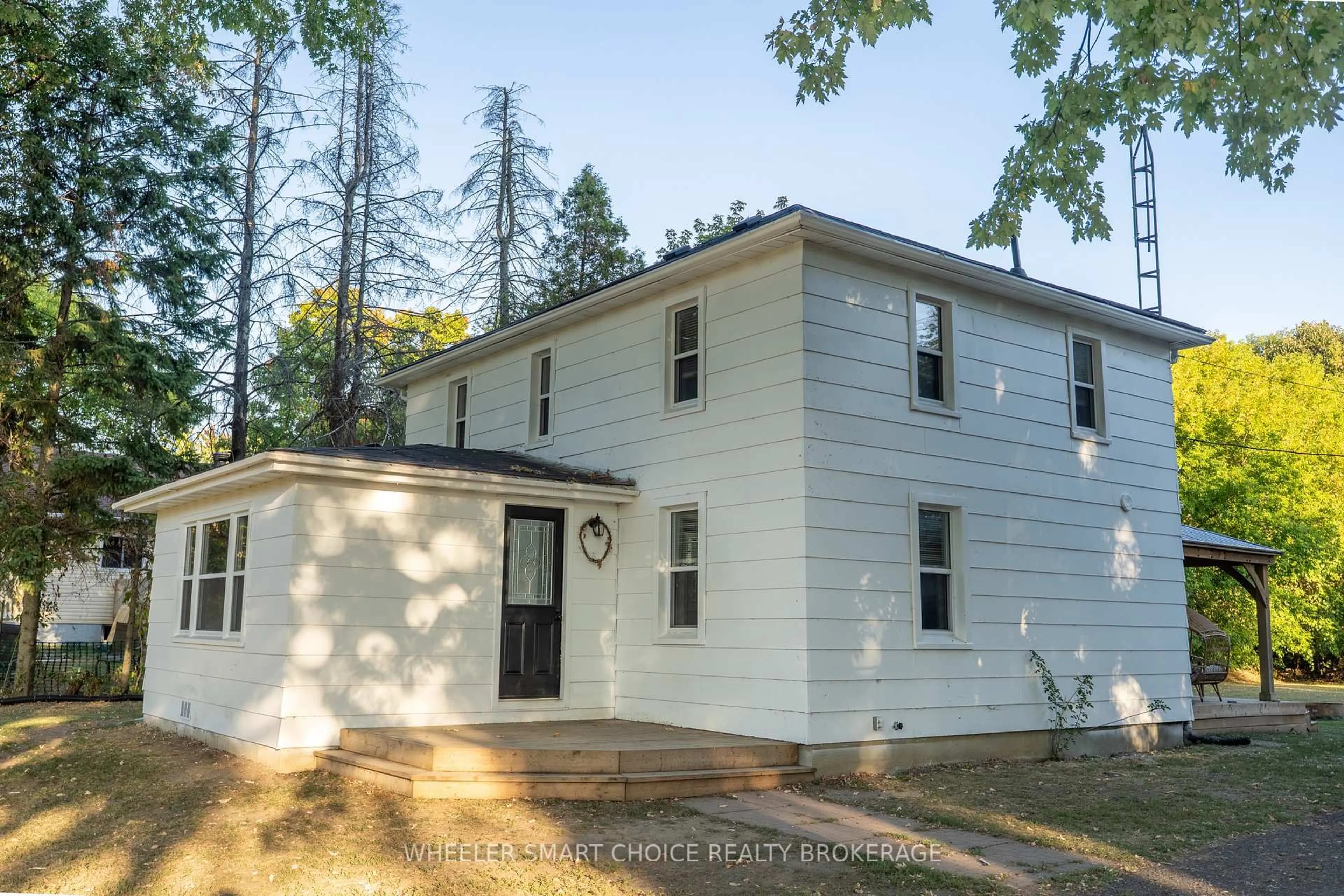 Home with vinyl exterior material, unknown for 15904 Manning Rd, South Stormont Ontario K0C 1M0