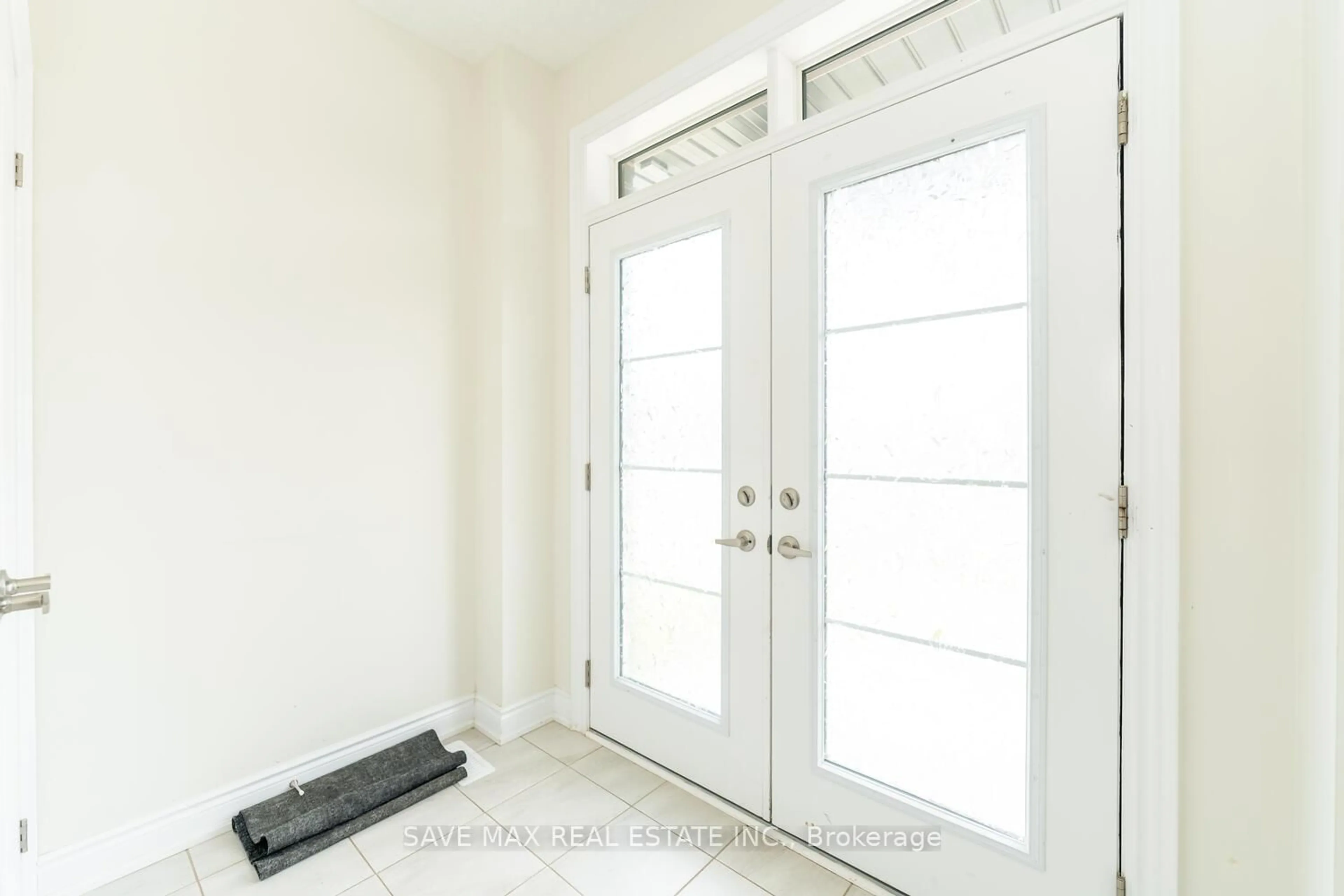 Indoor entryway for 6 Amos Ave, Brantford Ontario N3T 0V4