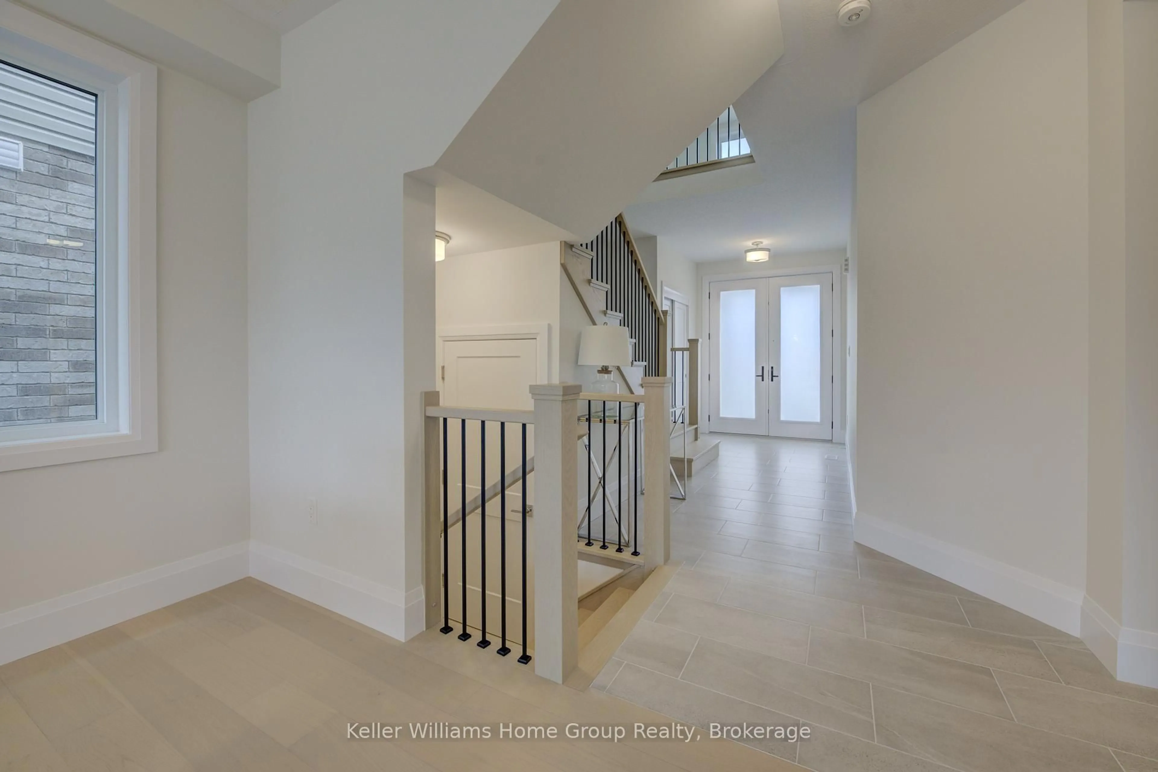 Indoor foyer for 31 Nicholas Way, Guelph Ontario N1E 0T1