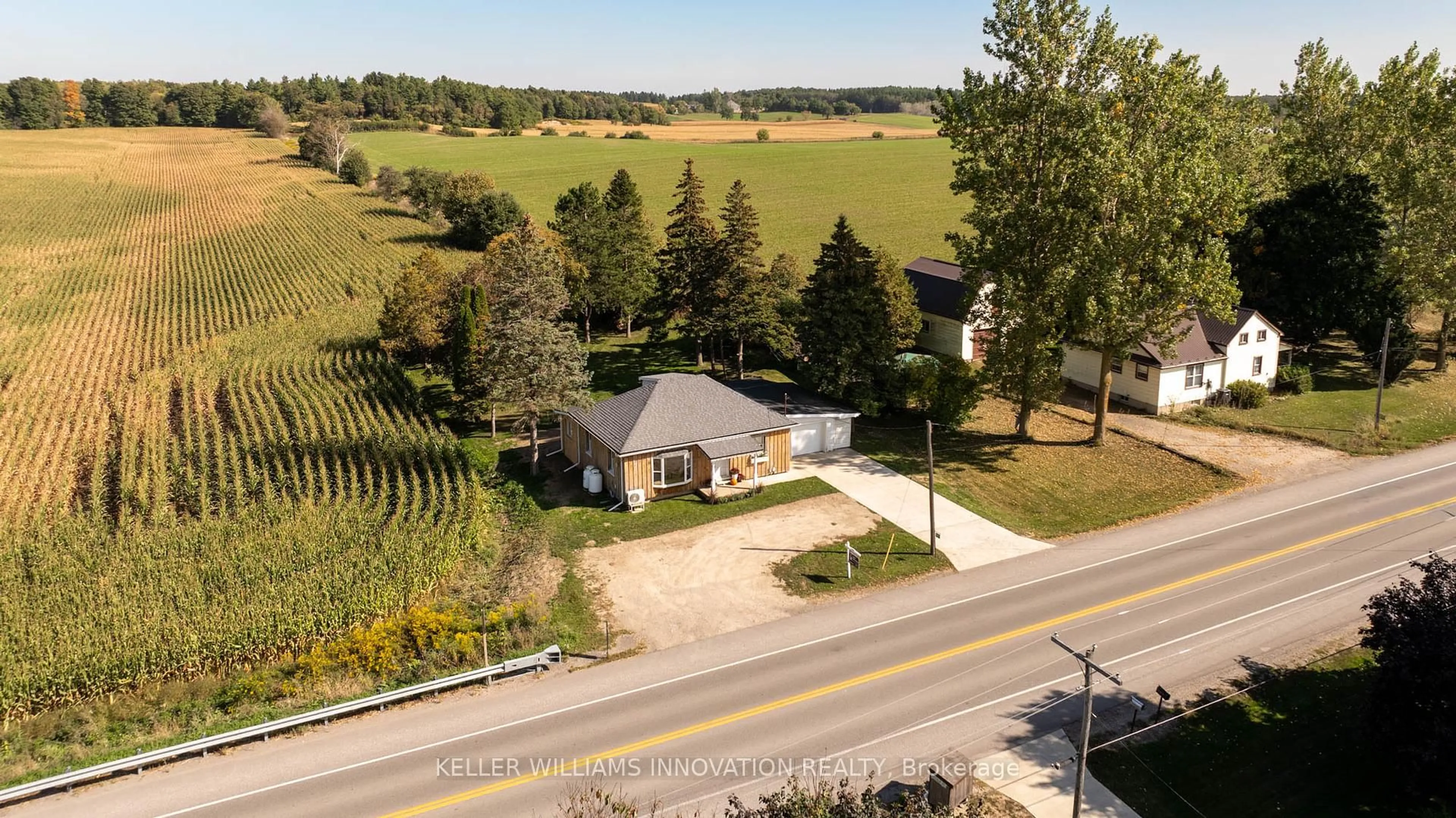 A pic from outside/outdoor area/front of a property/back of a property/a pic from drone, unknown for 3859 Arthur St, Woolwich Ontario N3B 2Z1