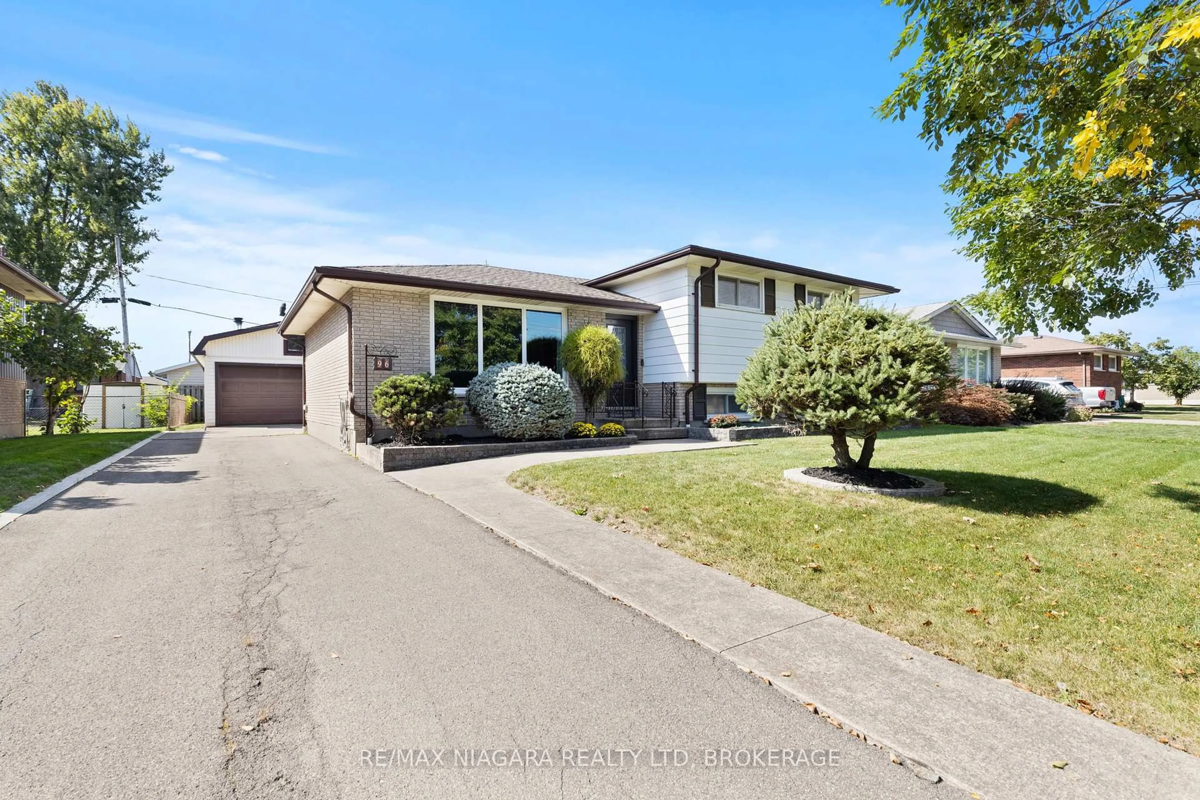 Unknown for 96 Watt Ave, Welland Ontario L3B 1J4