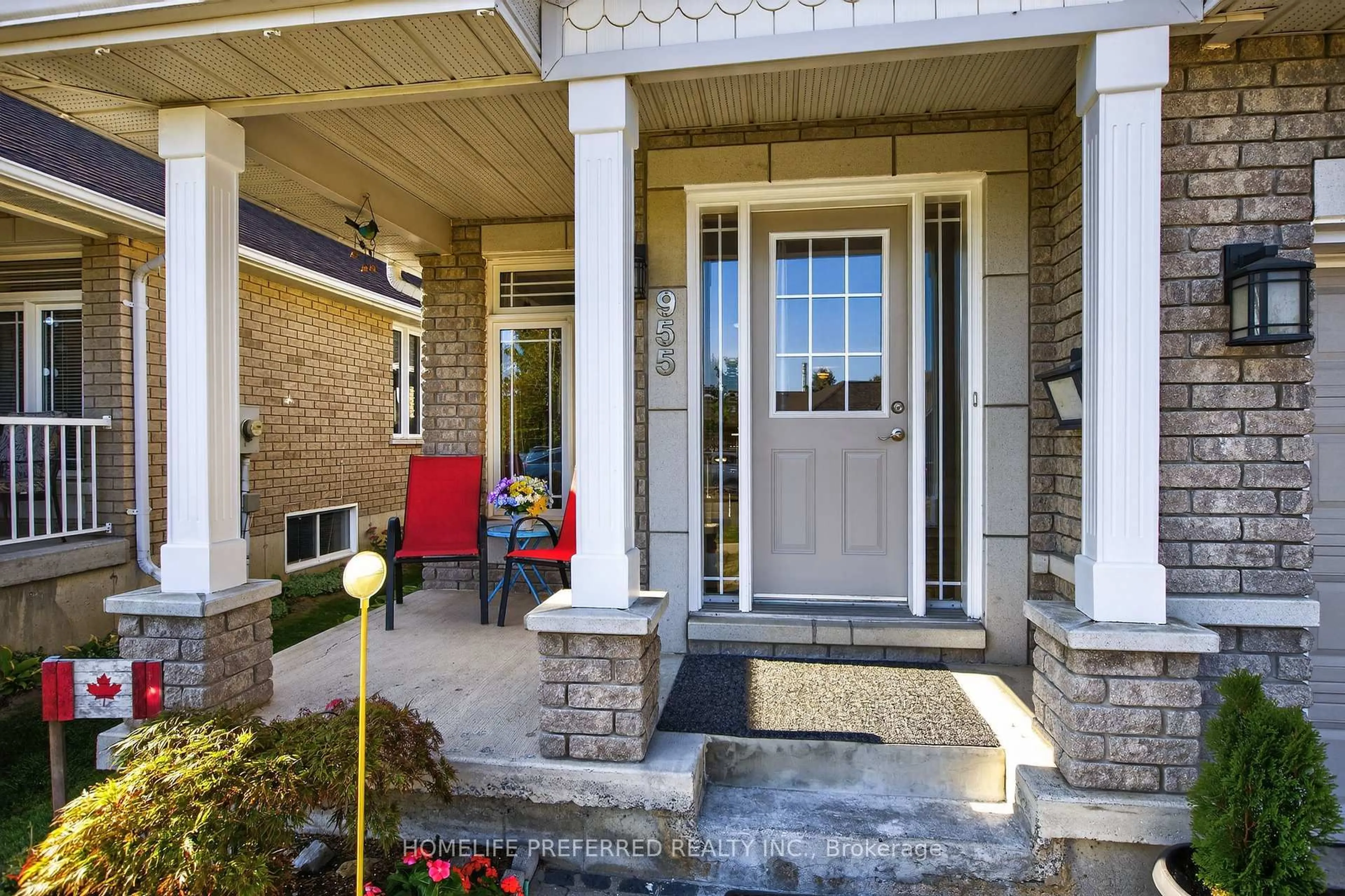 Indoor entryway for 955 Ralphson Cres, Peterborough Ontario K9J 8R5