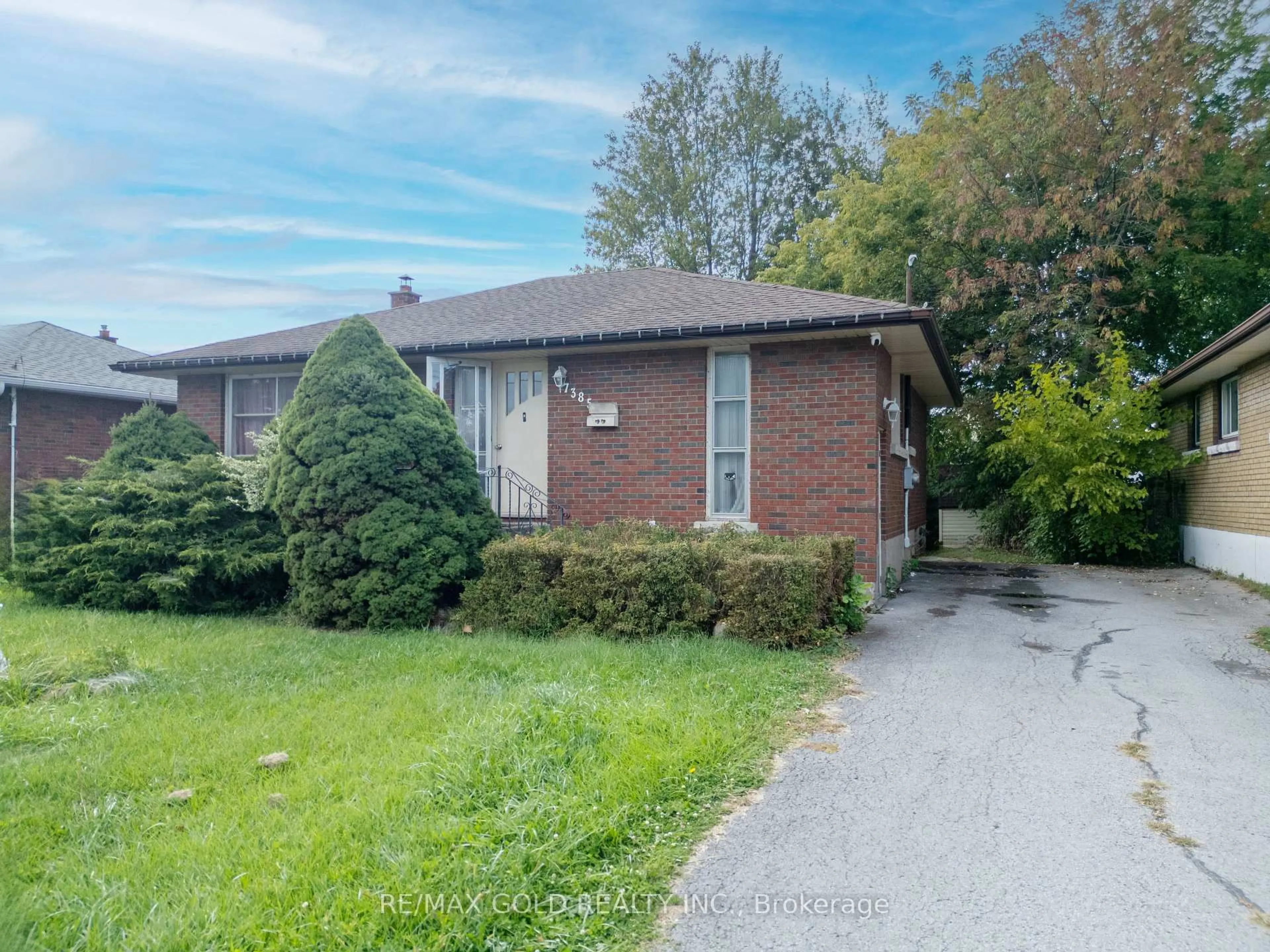 Home with brick exterior material, street for 7385 Fern Ave, Niagara Falls Ontario L2G 5H4