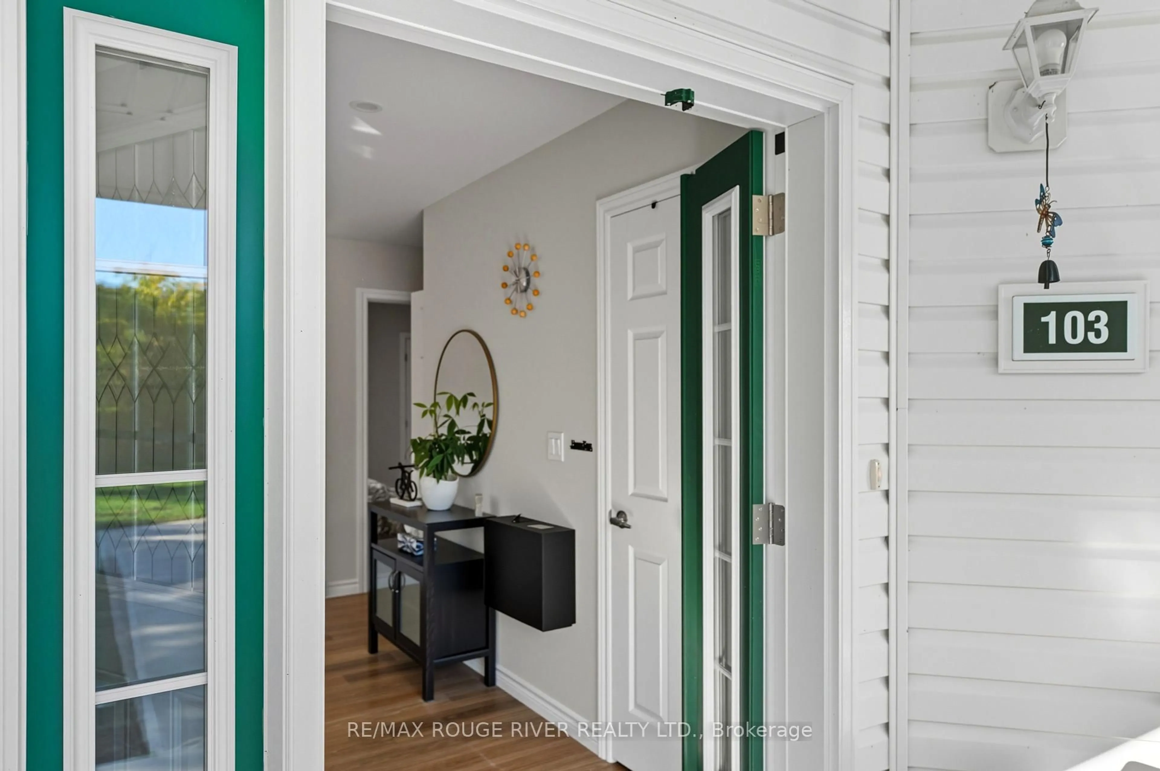 Indoor entryway for 300 Croft St #103, Port Hope Ontario L1A 0E1