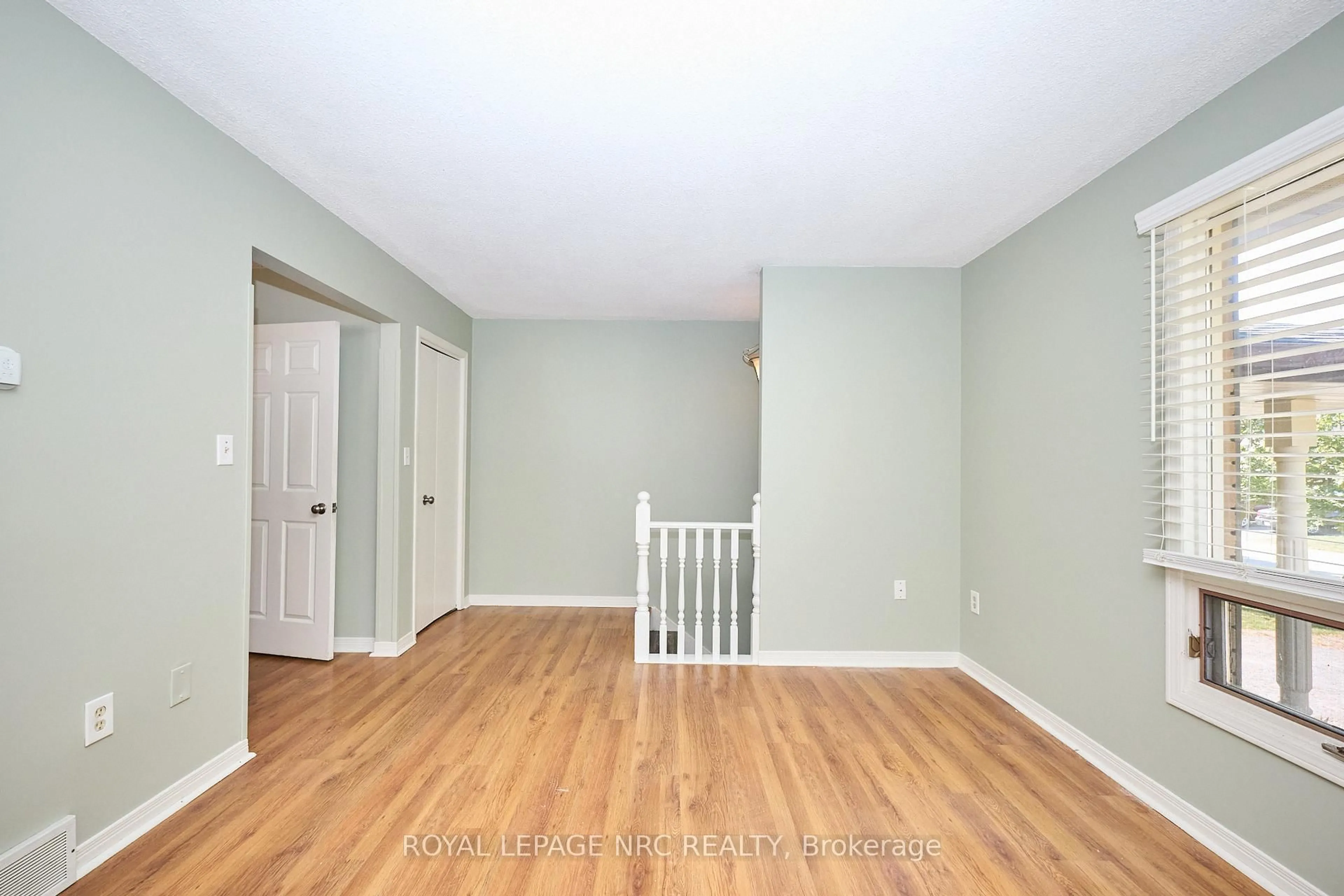 A pic of a room for 12 Andrea Dr, St. Catharines Ontario L2S 3N7