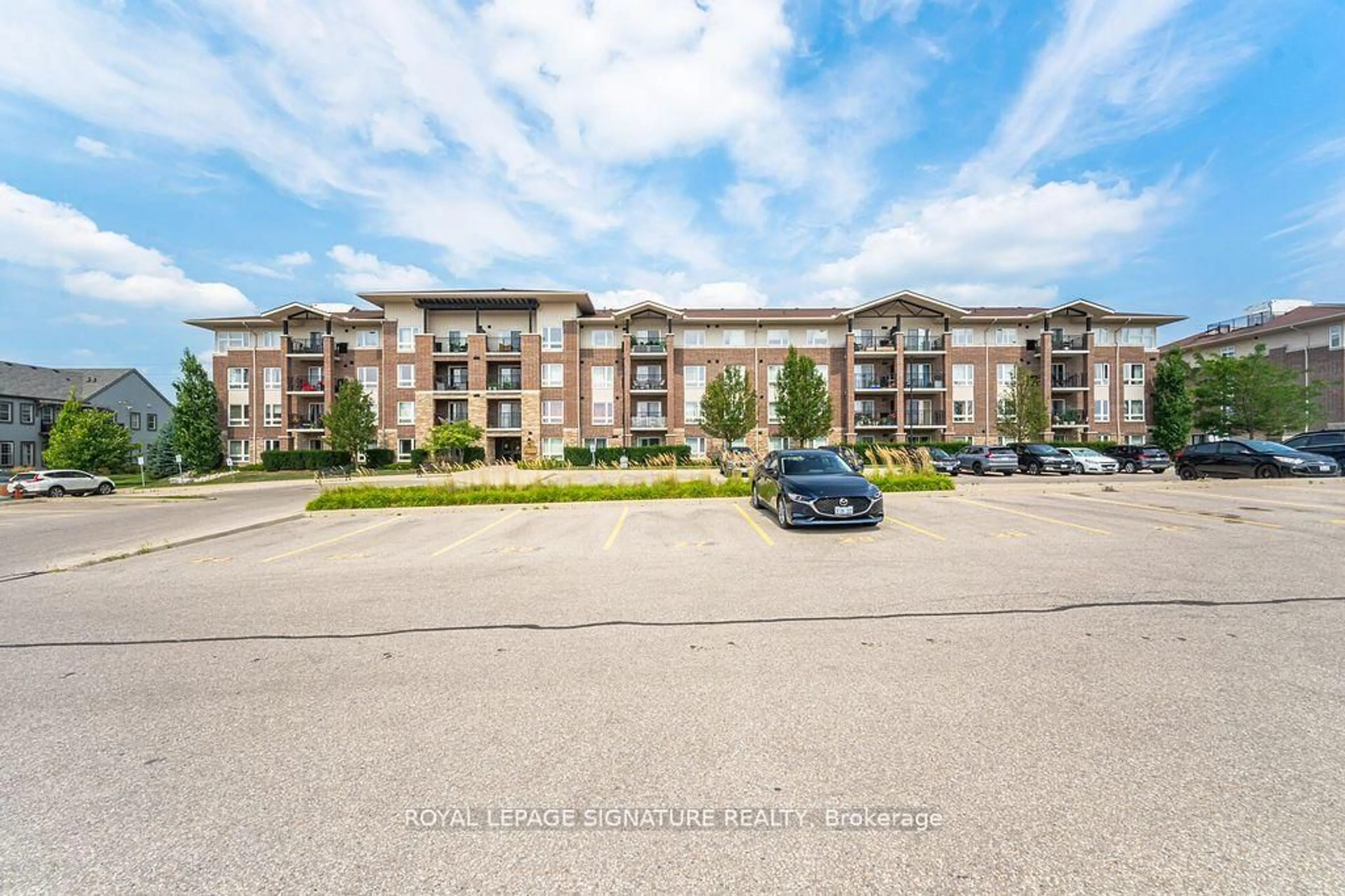 A pic from outside/outdoor area/front of a property/back of a property/a pic from drone, building for 67 Kingsbury Sq #111, Guelph Ontario N1L 0L3