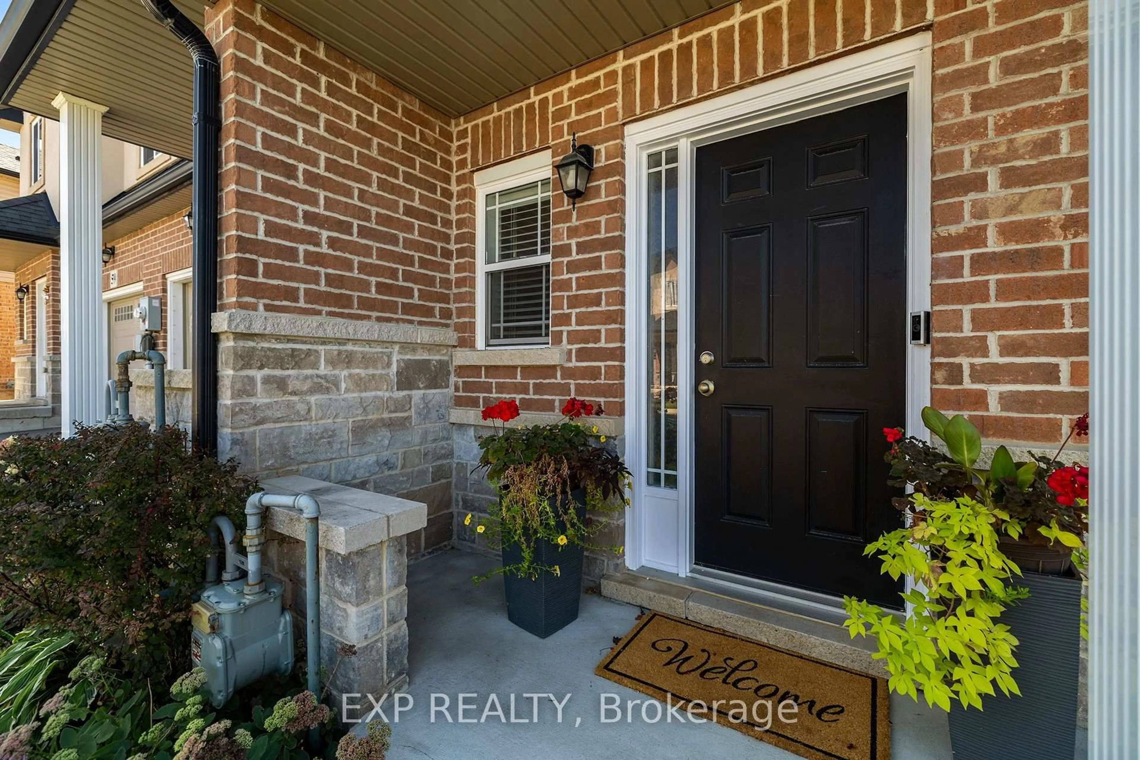 Indoor entryway for 9 Hampton Brook Way #61, Hamilton Ontario L0R 1W0